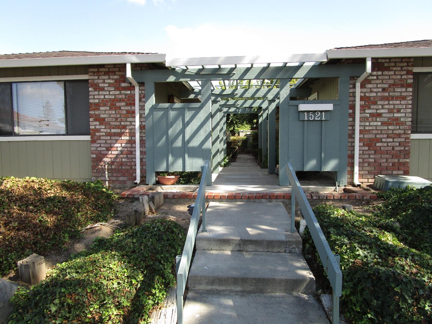 1521 Highland Drive