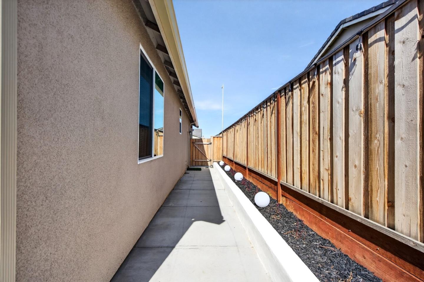 2001 Marigold Street