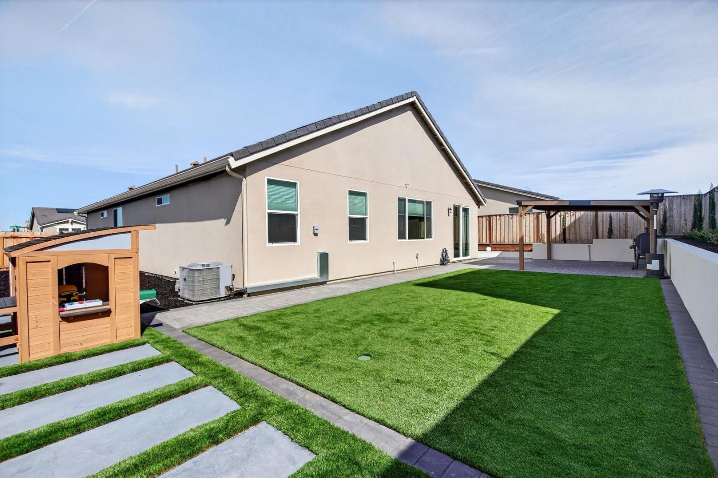 2001 Marigold Street