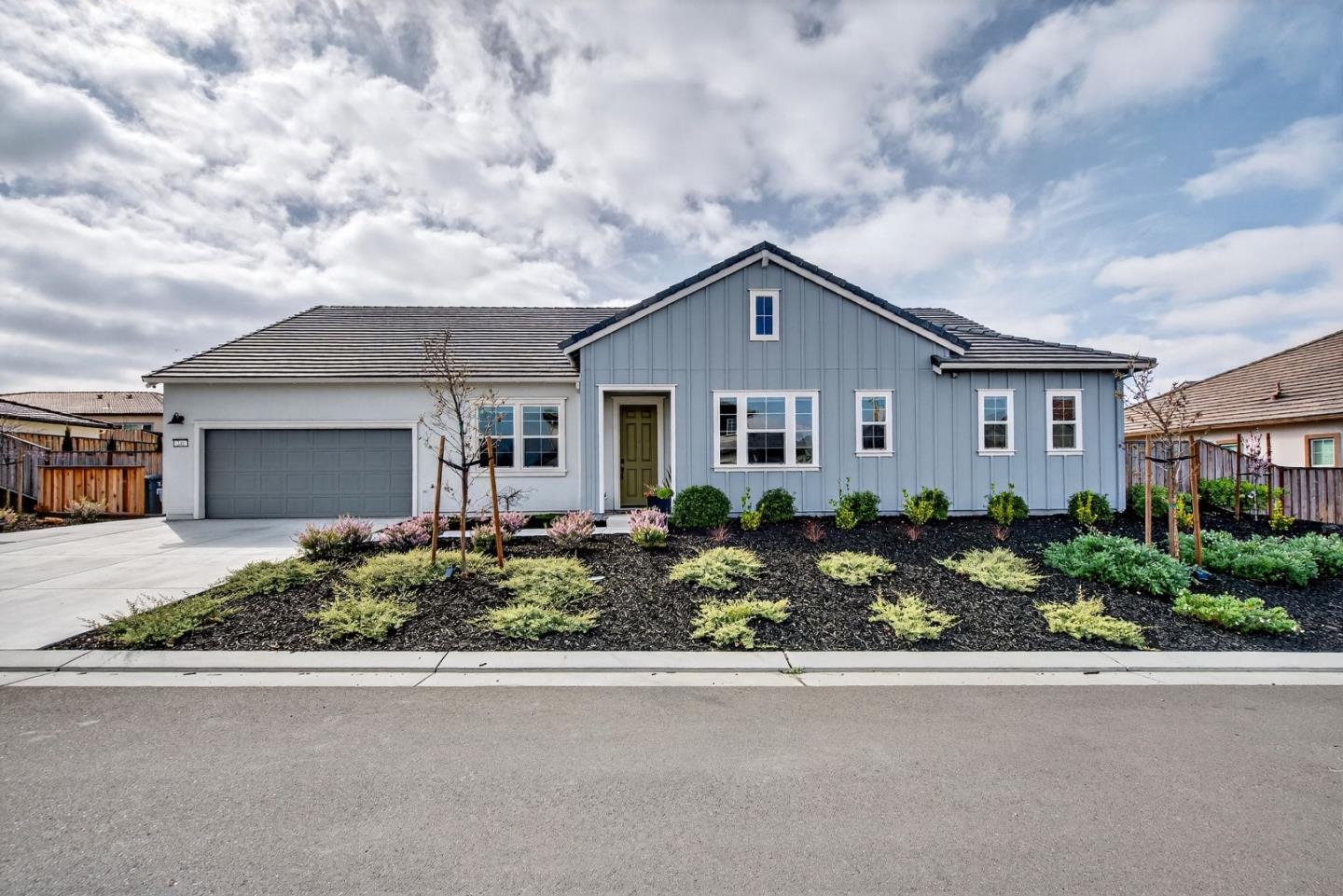 240 Scarlett Way