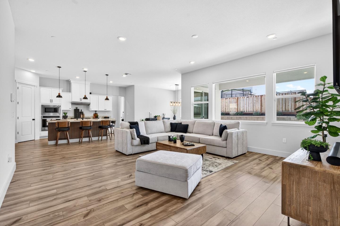 240 Scarlett Way