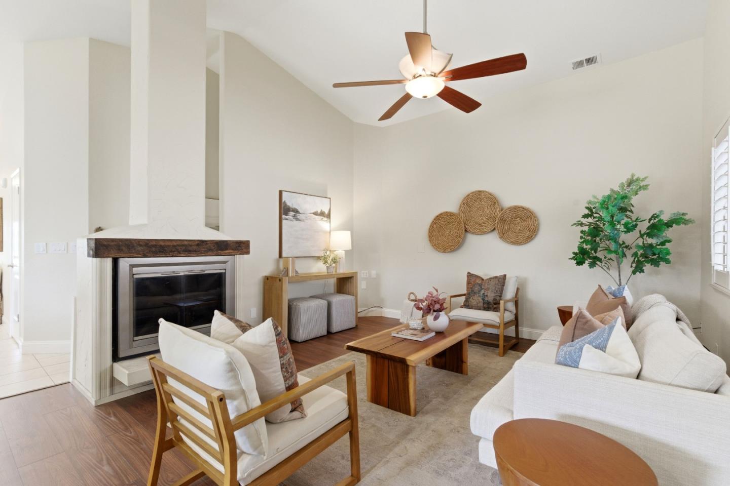810 Capitola Drive