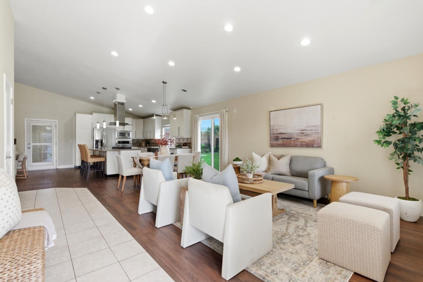 810 Capitola Drive
