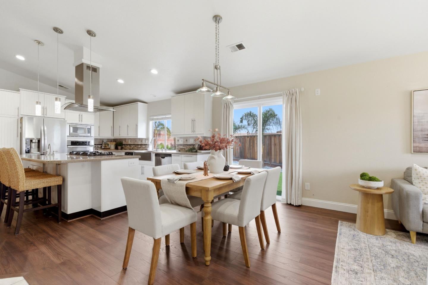 810 Capitola Drive
