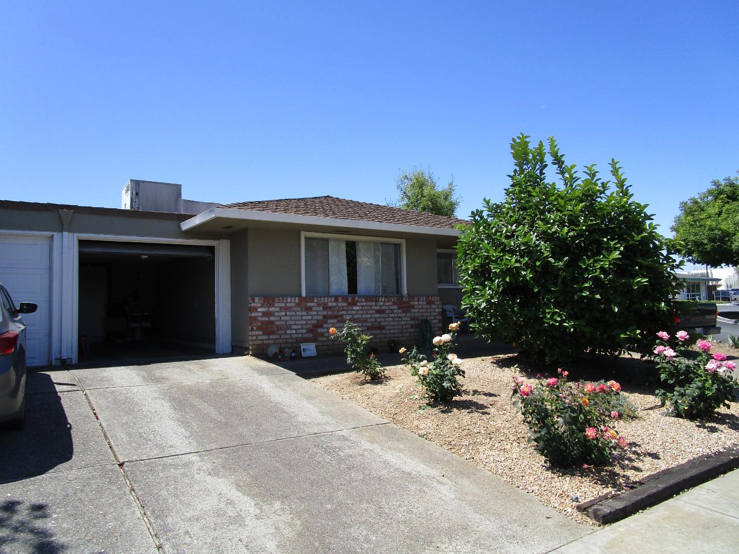 981 Sunset Drive
