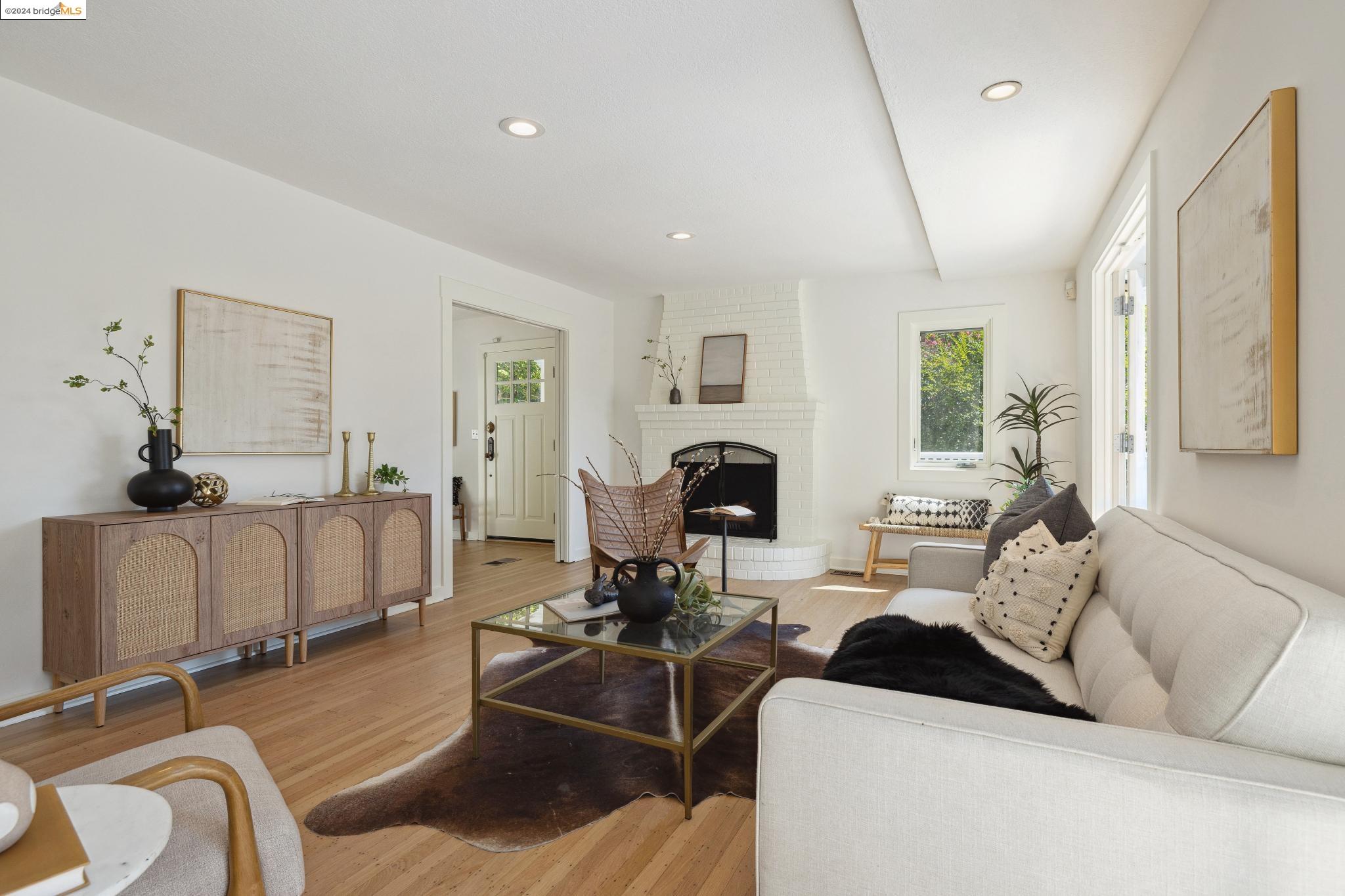 5687 Florence Ter
