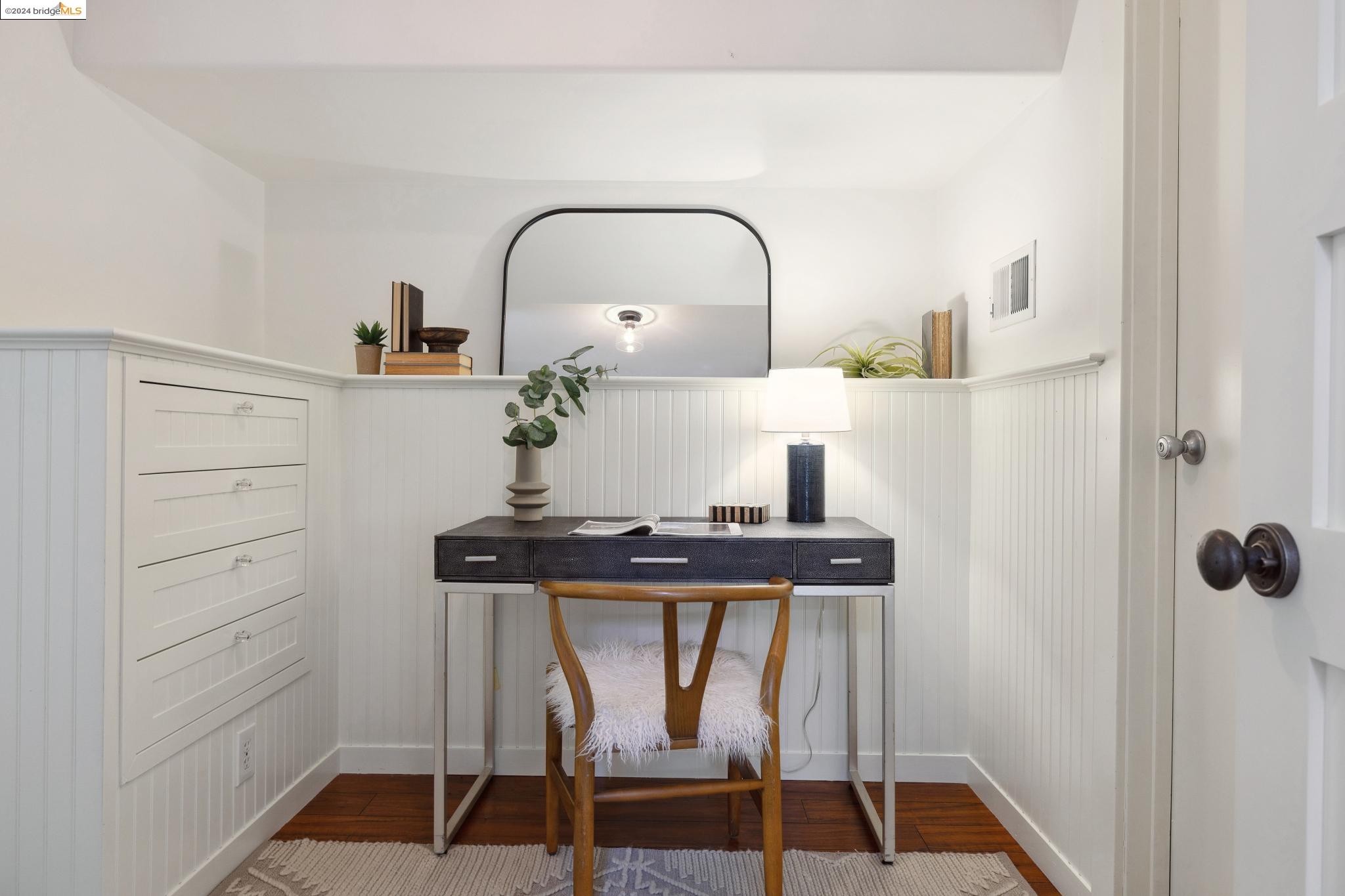 5687 Florence Ter