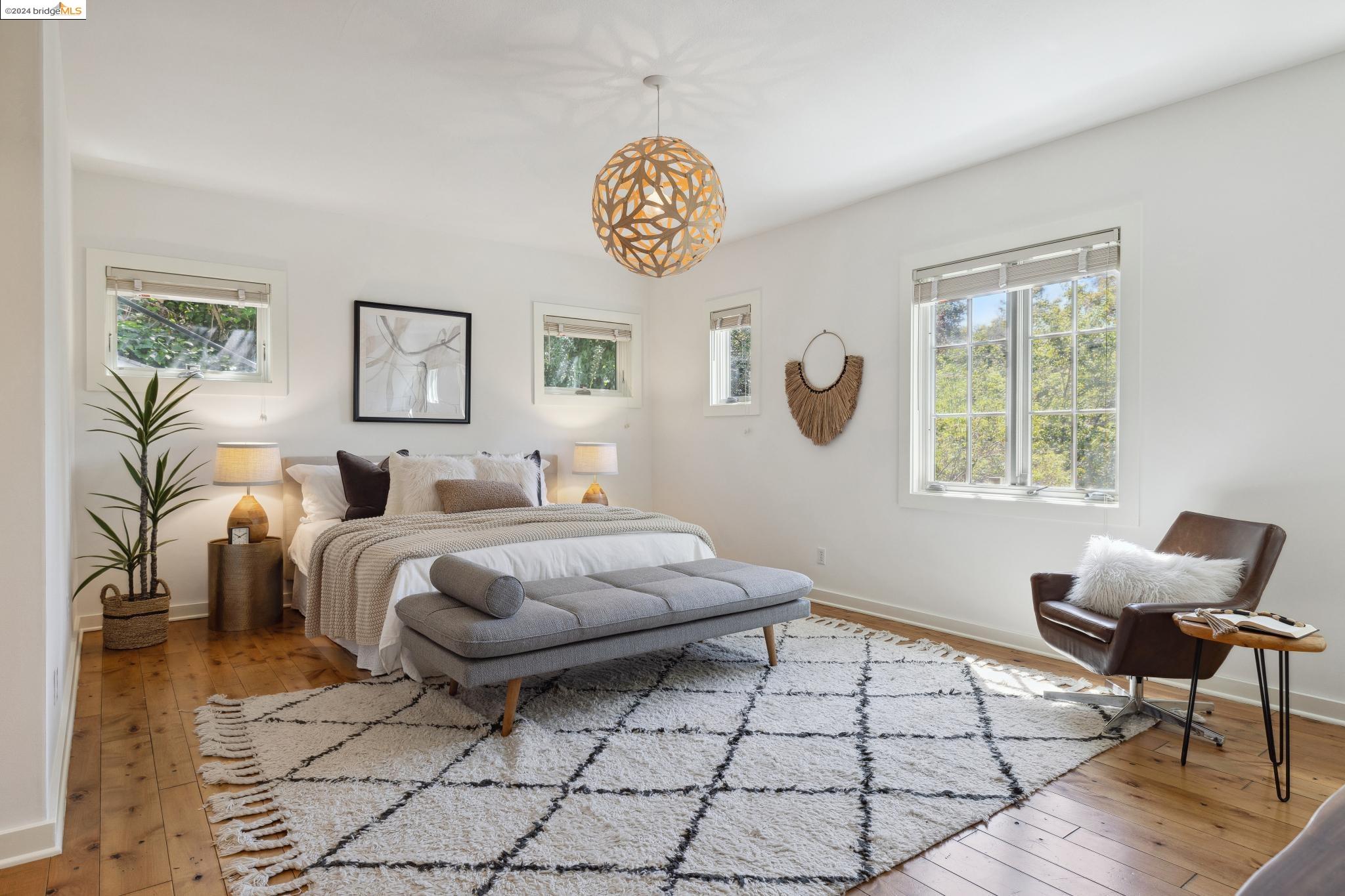 5687 Florence Ter
