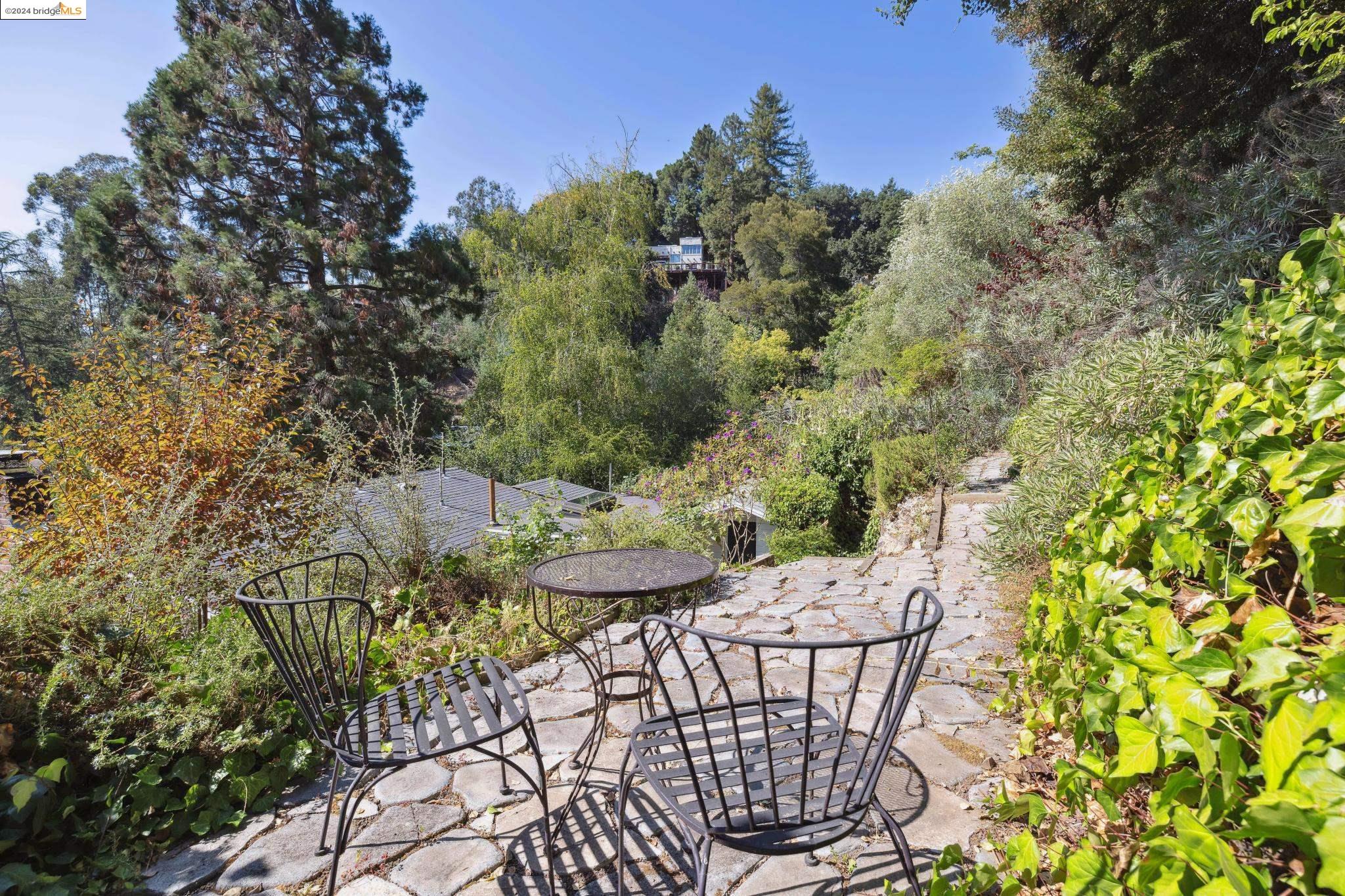 5687 Florence Ter