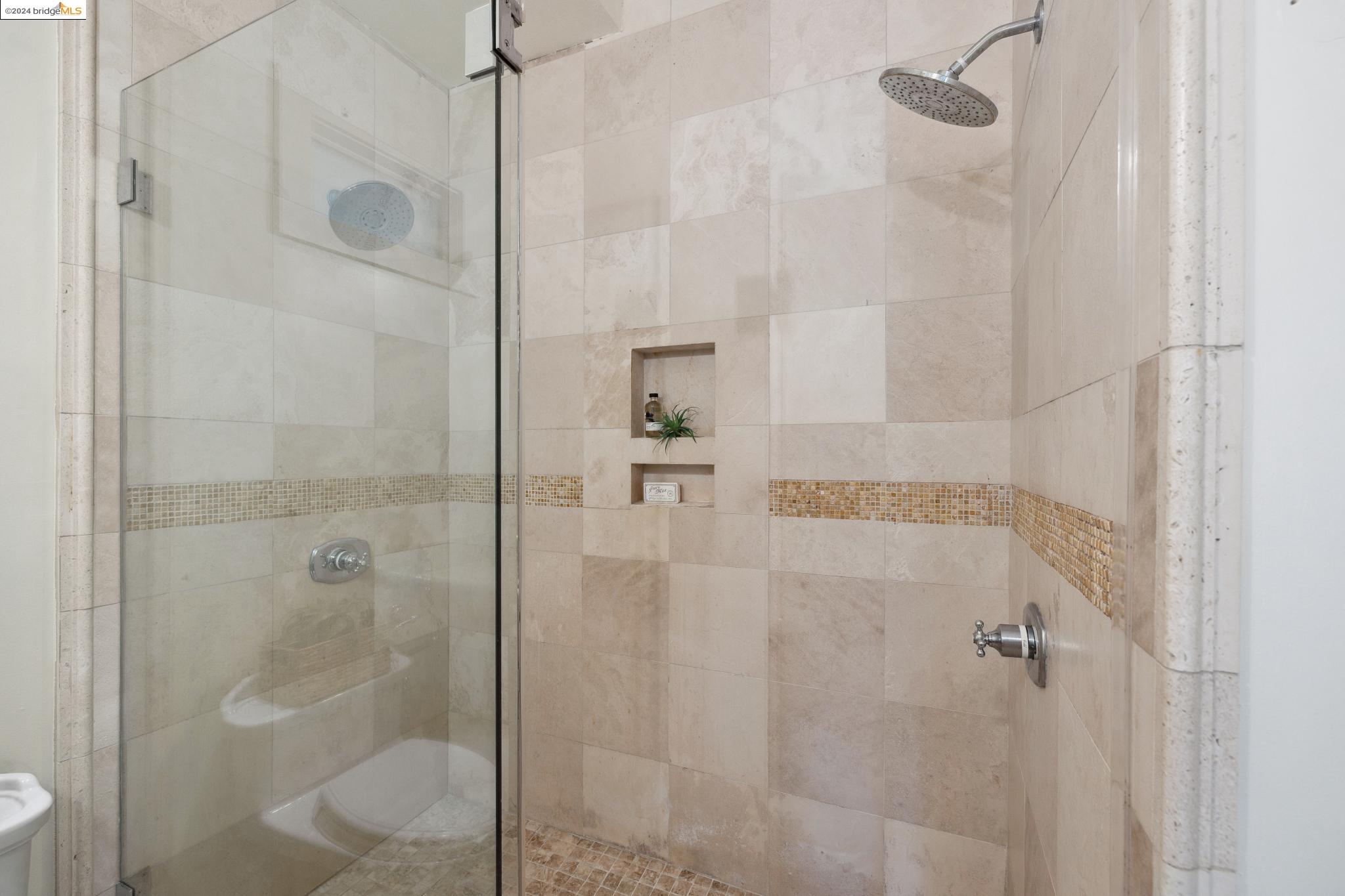 5687 Florence Ter