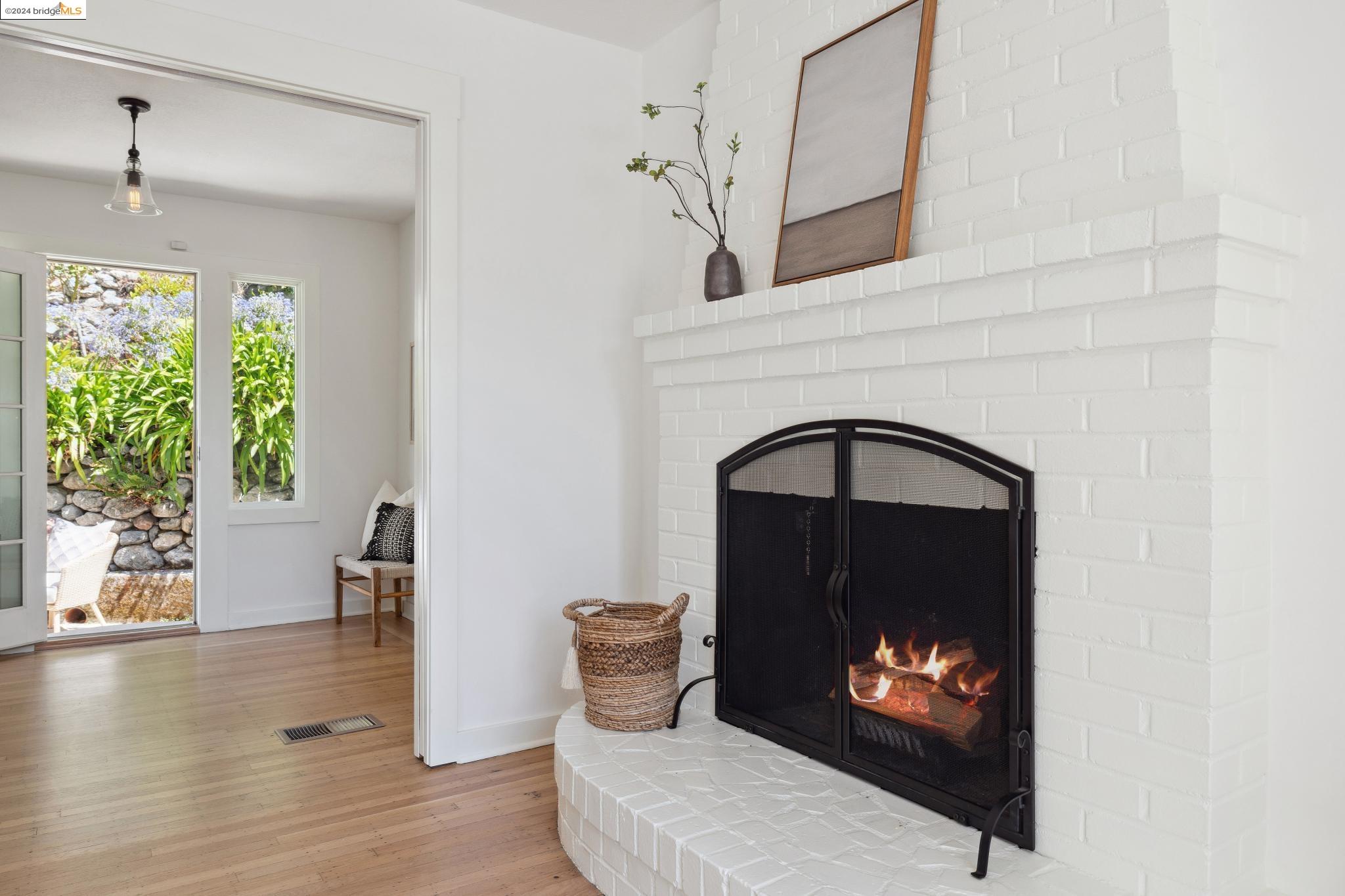 5687 Florence Ter