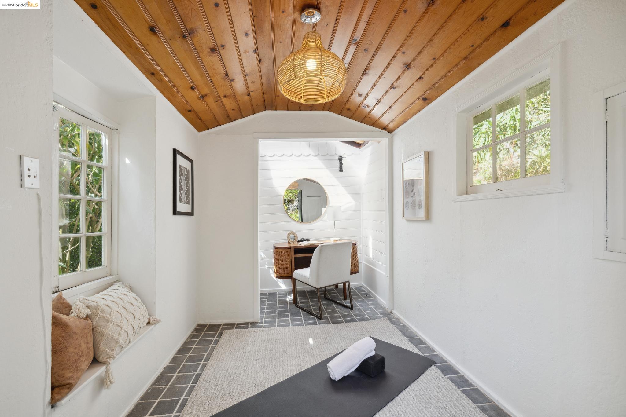 5687 Florence Ter