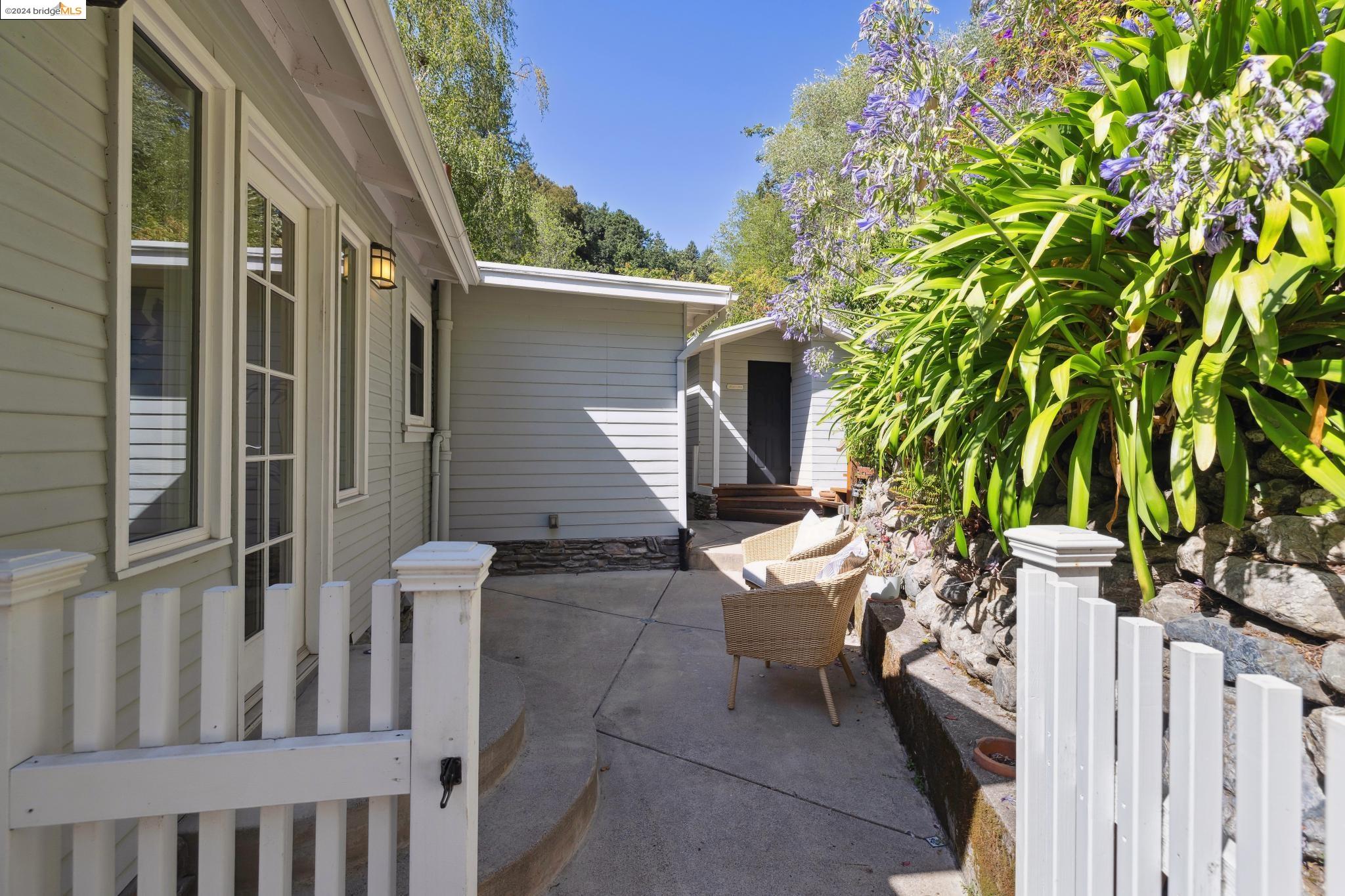 5687 Florence Ter