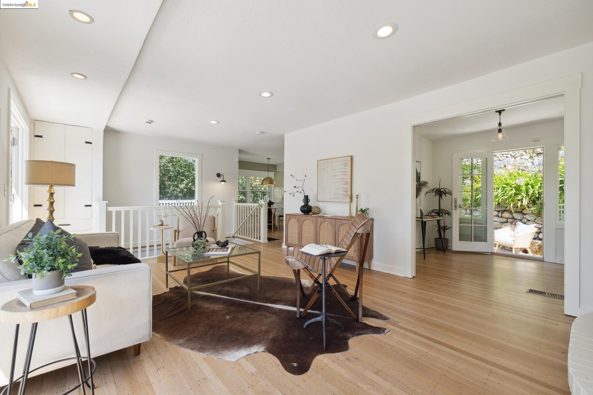 5687 Florence Ter