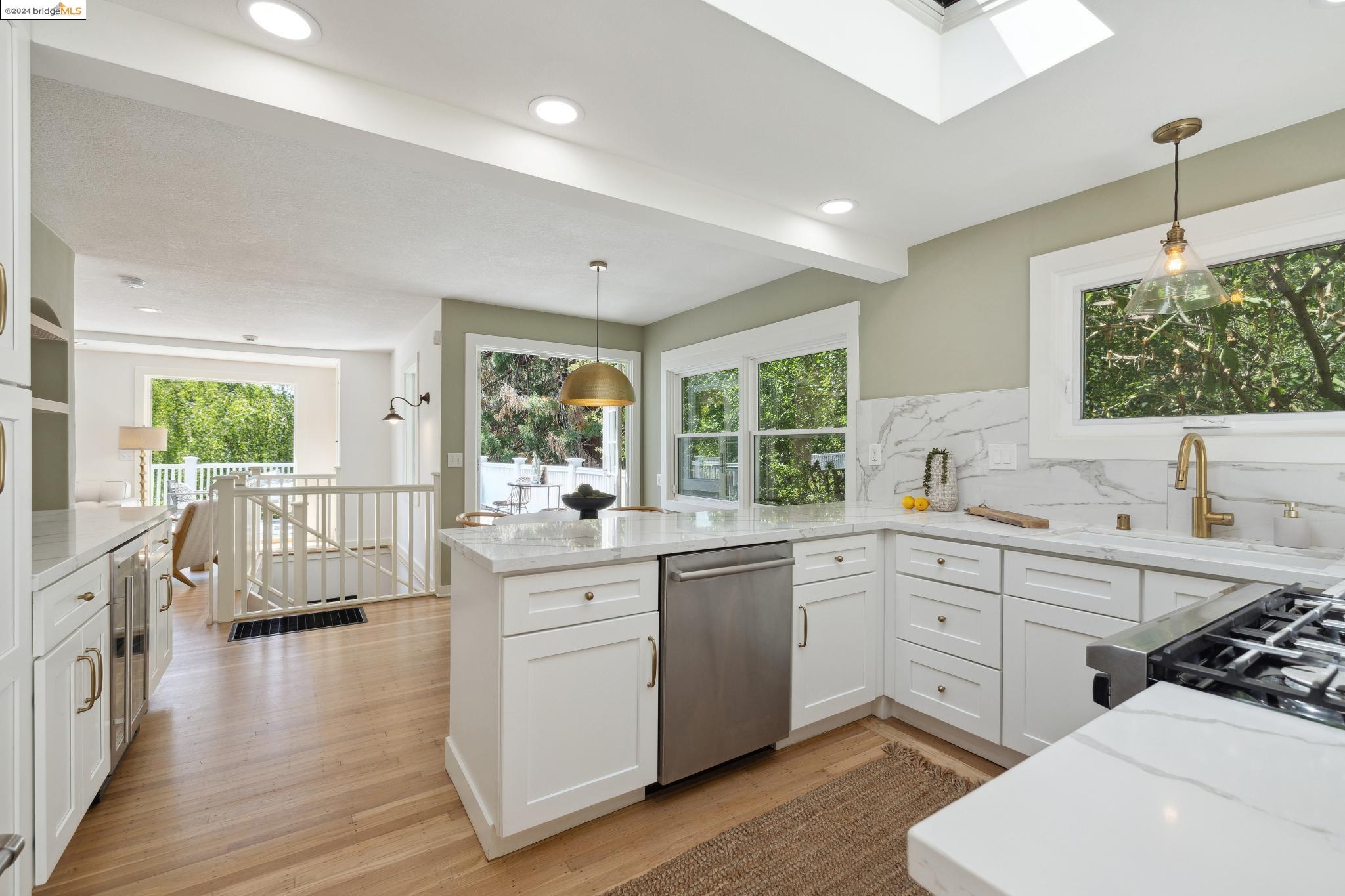 5687 Florence Ter