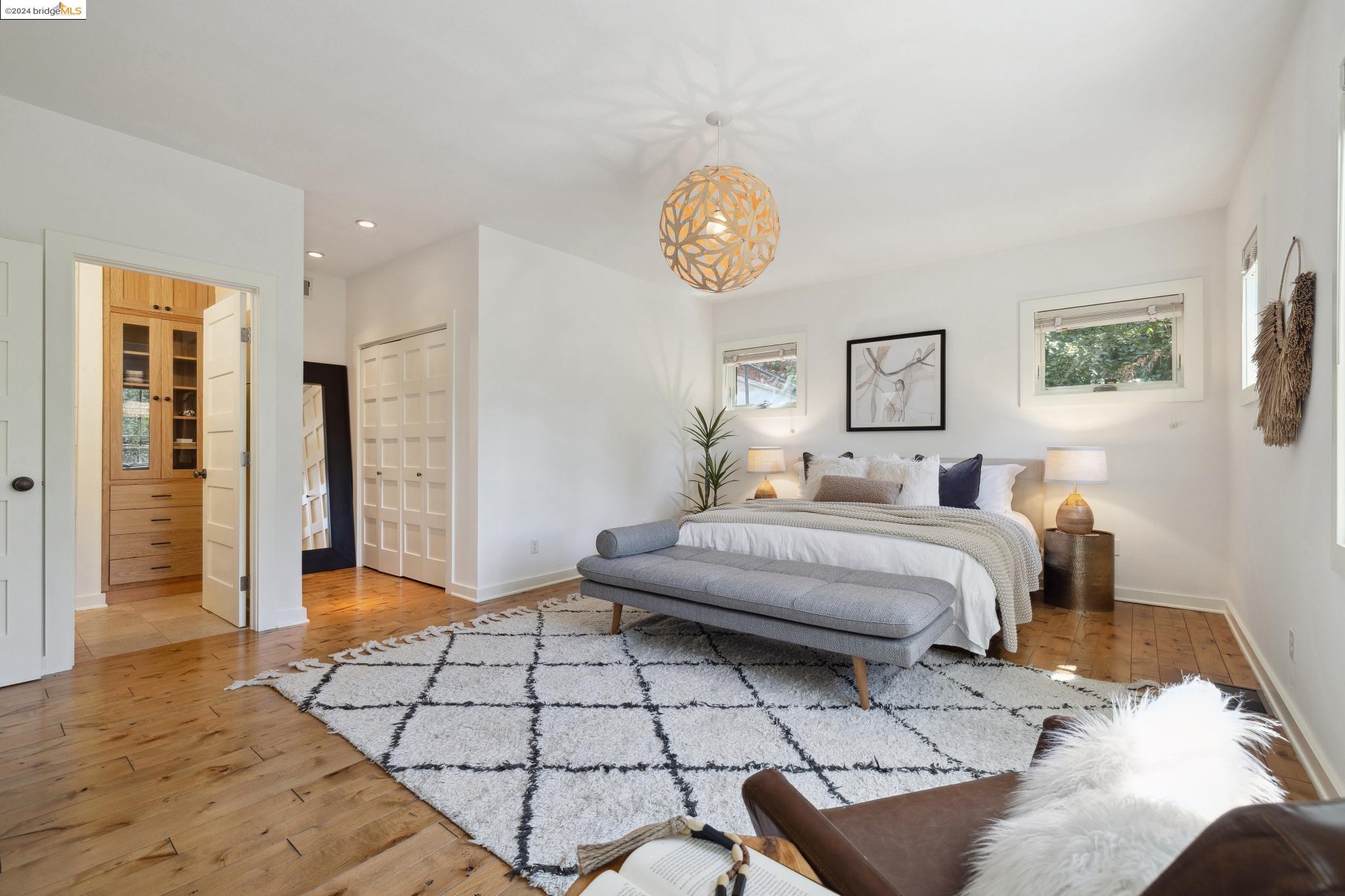 5687 Florence Ter