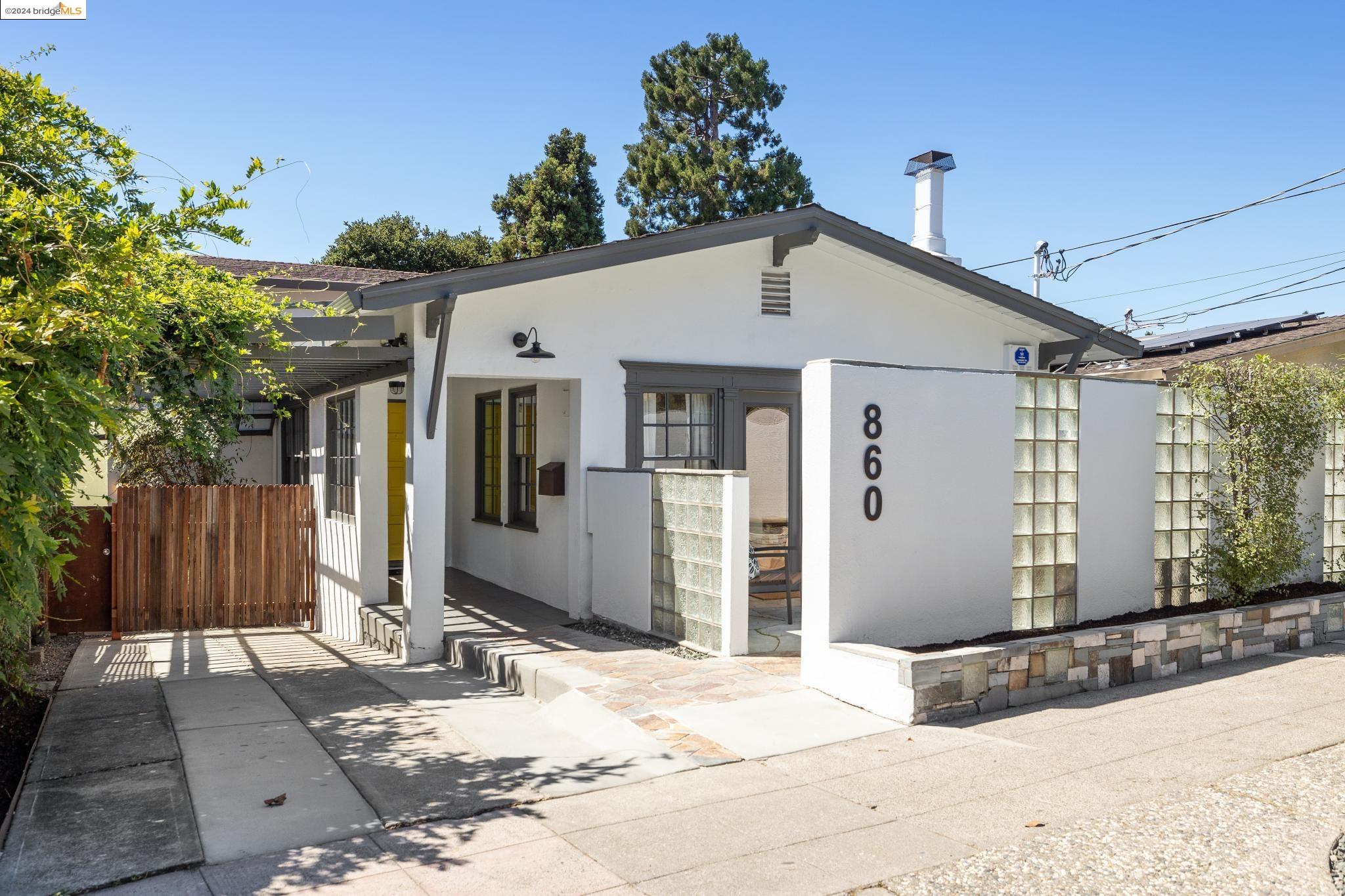 860 The Alameda
