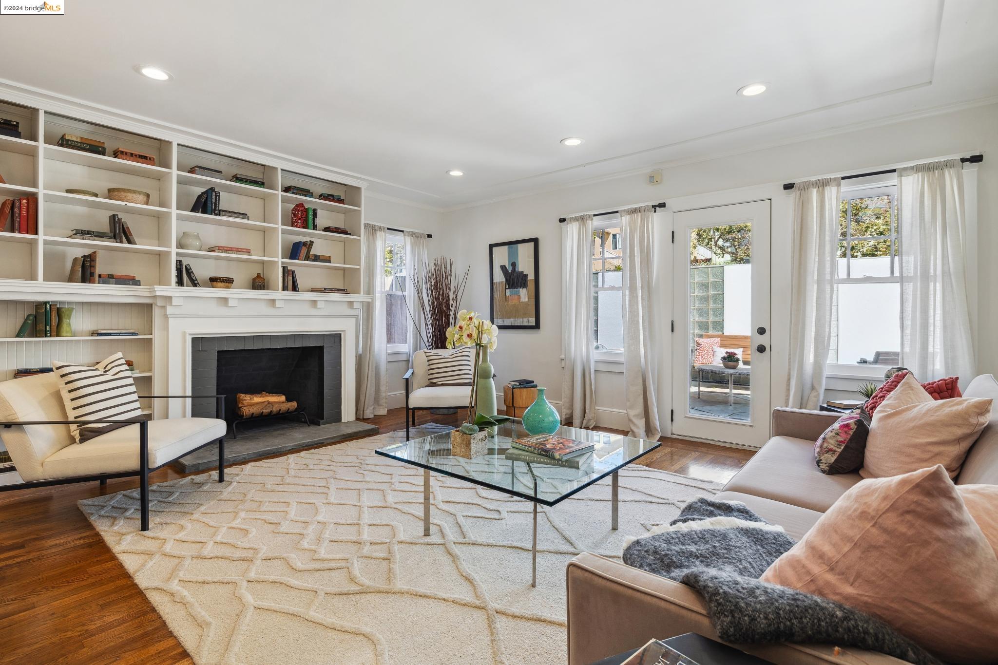 860 The Alameda