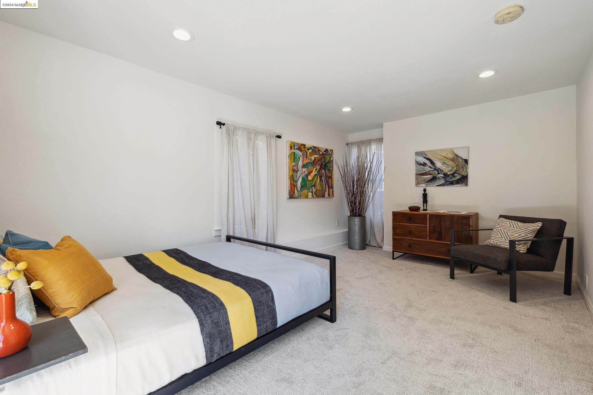 860 The Alameda