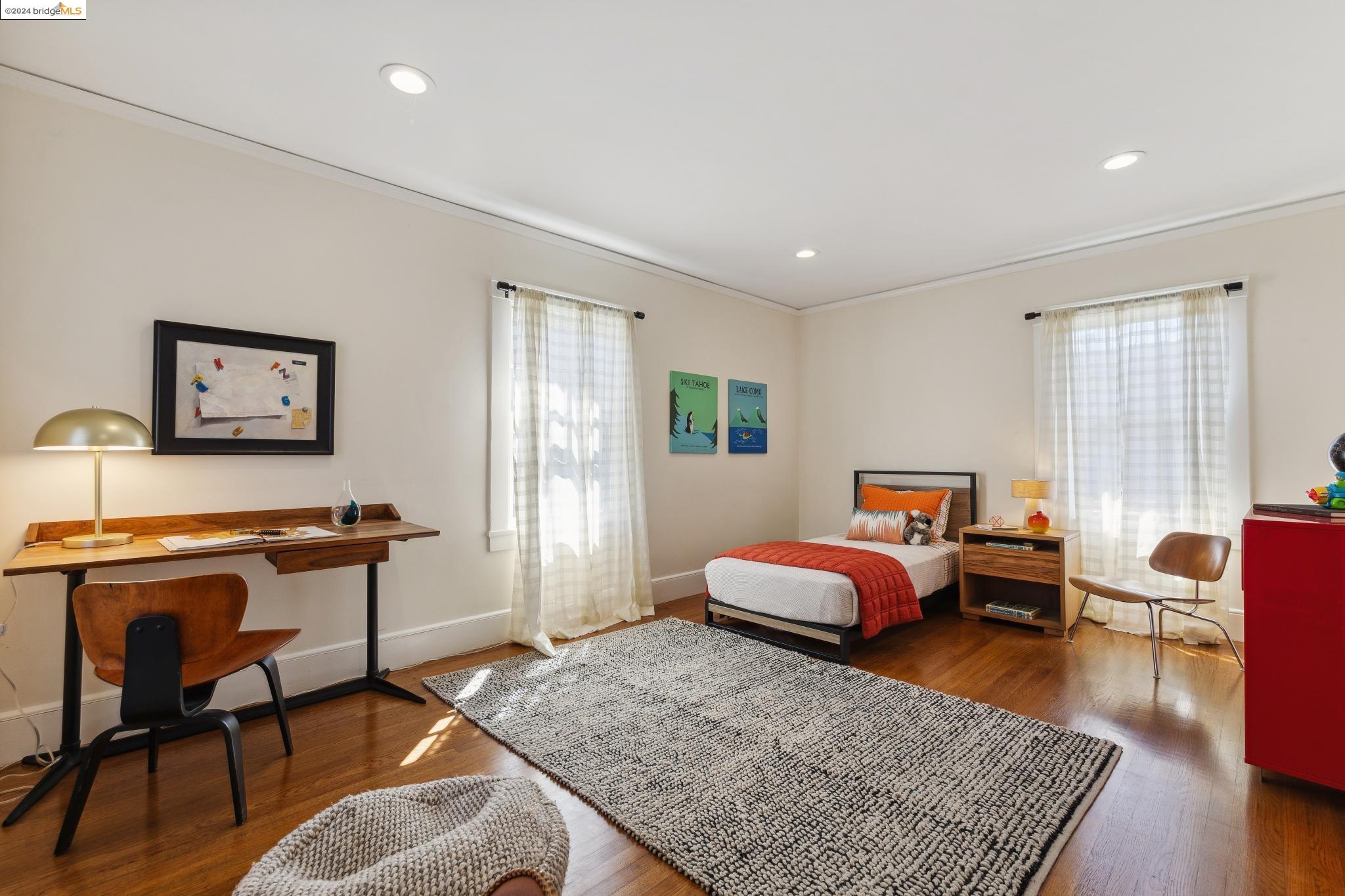 860 The Alameda