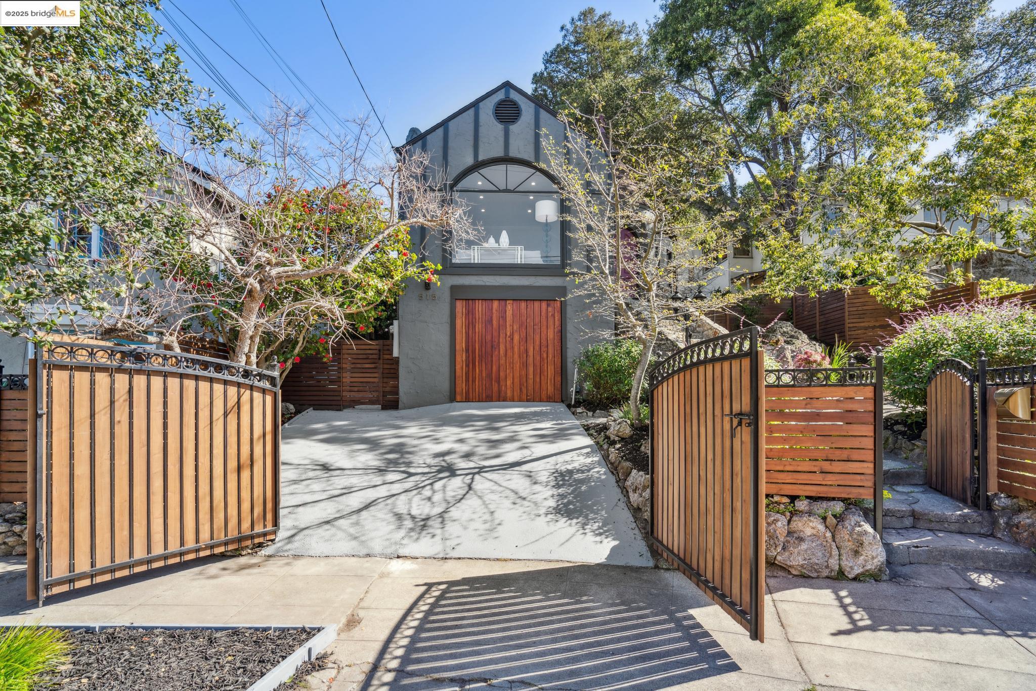 515 Colusa Ave