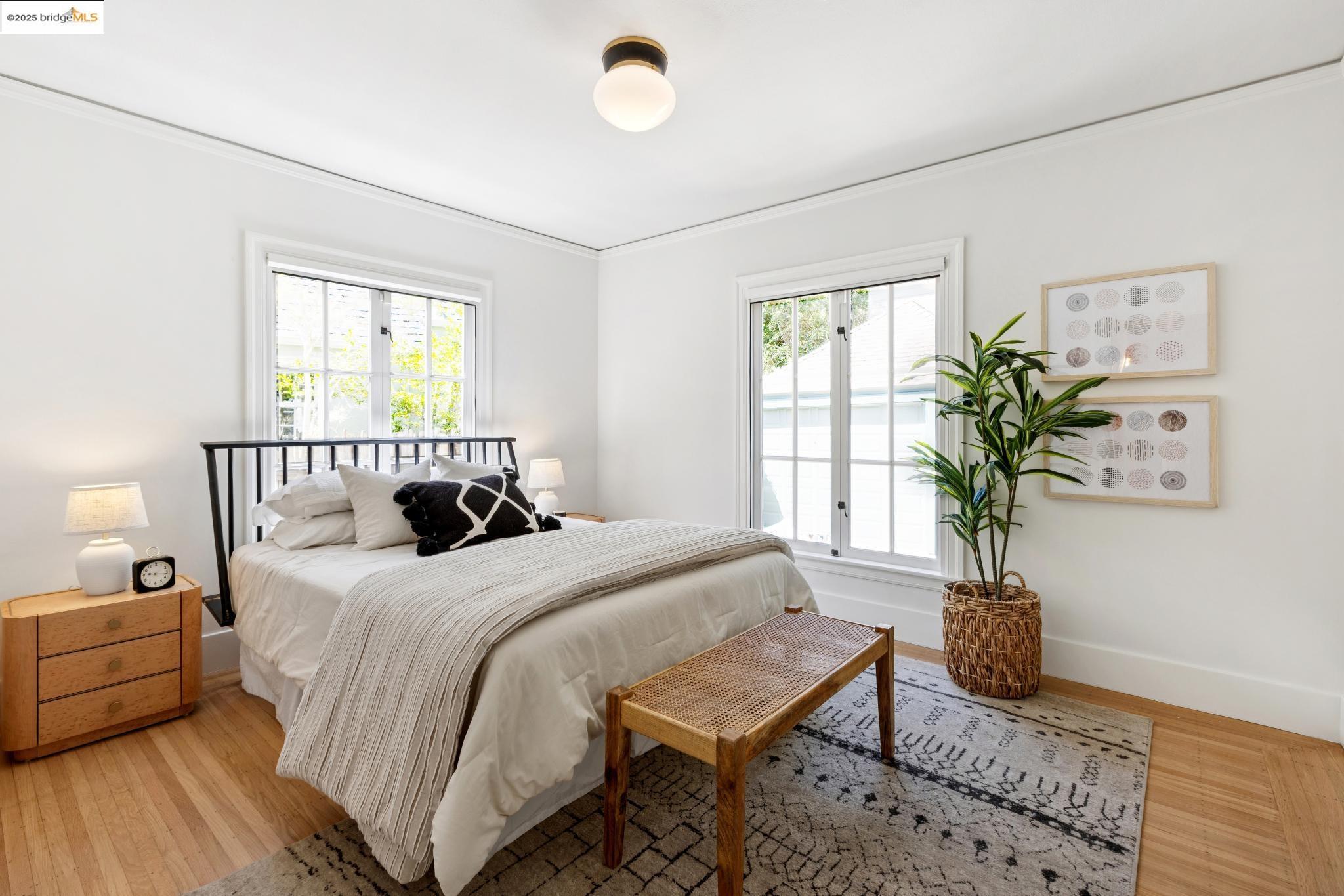924 Trestle Glen Rd