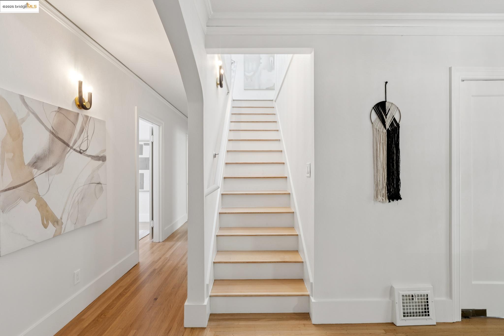 924 Trestle Glen Rd