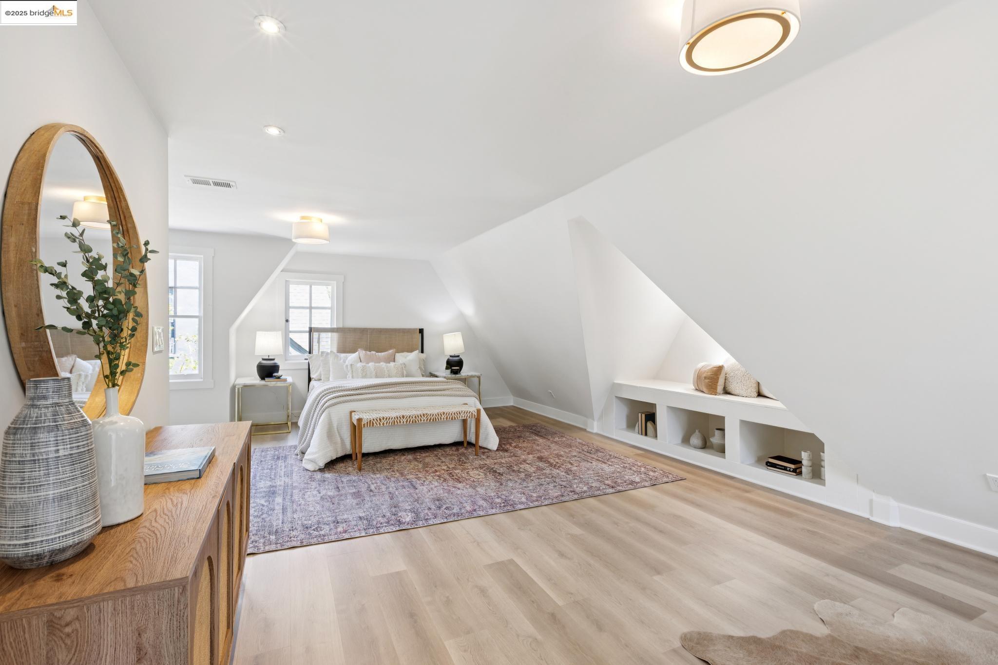 924 Trestle Glen Rd