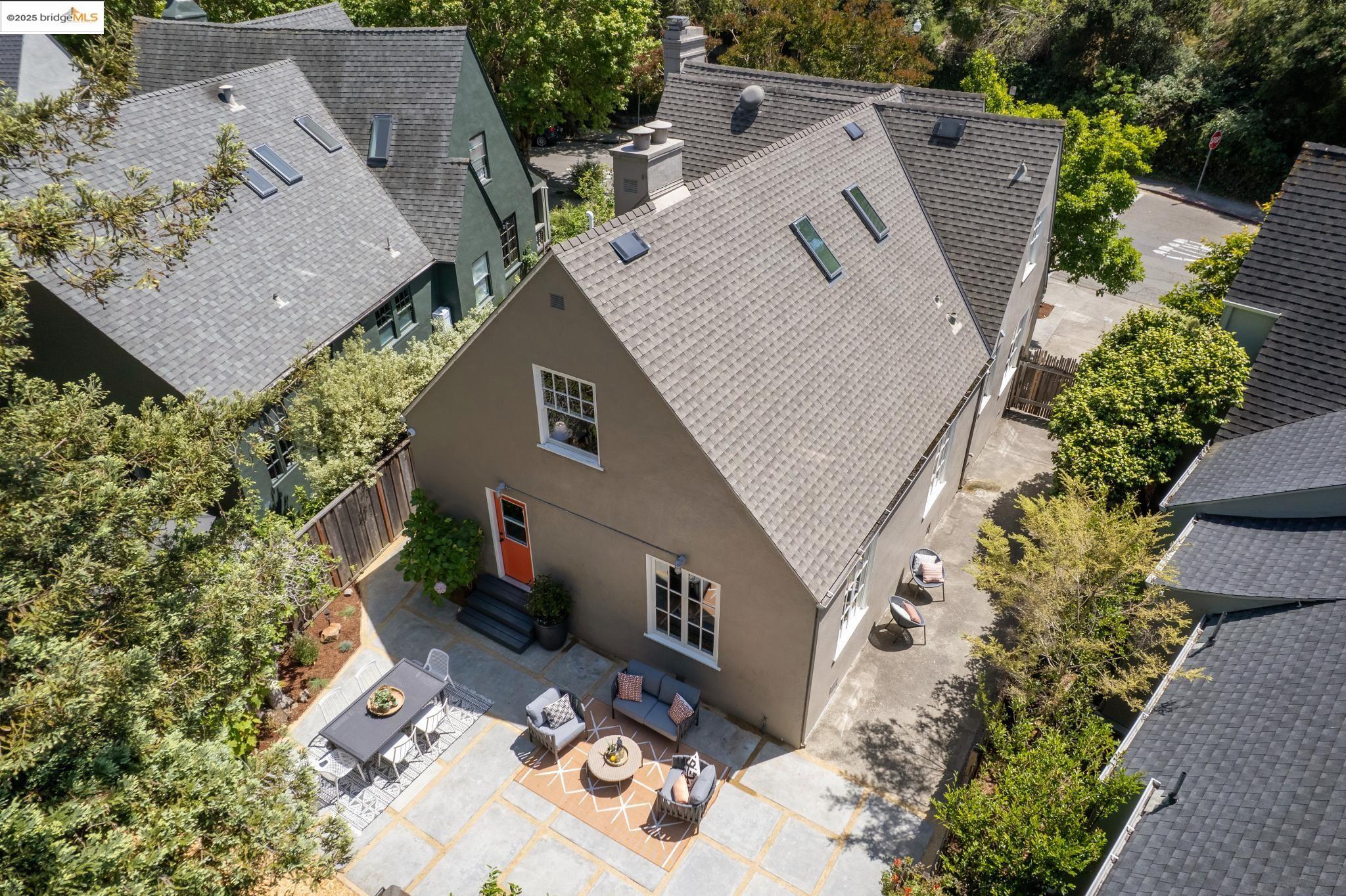 924 Trestle Glen Rd