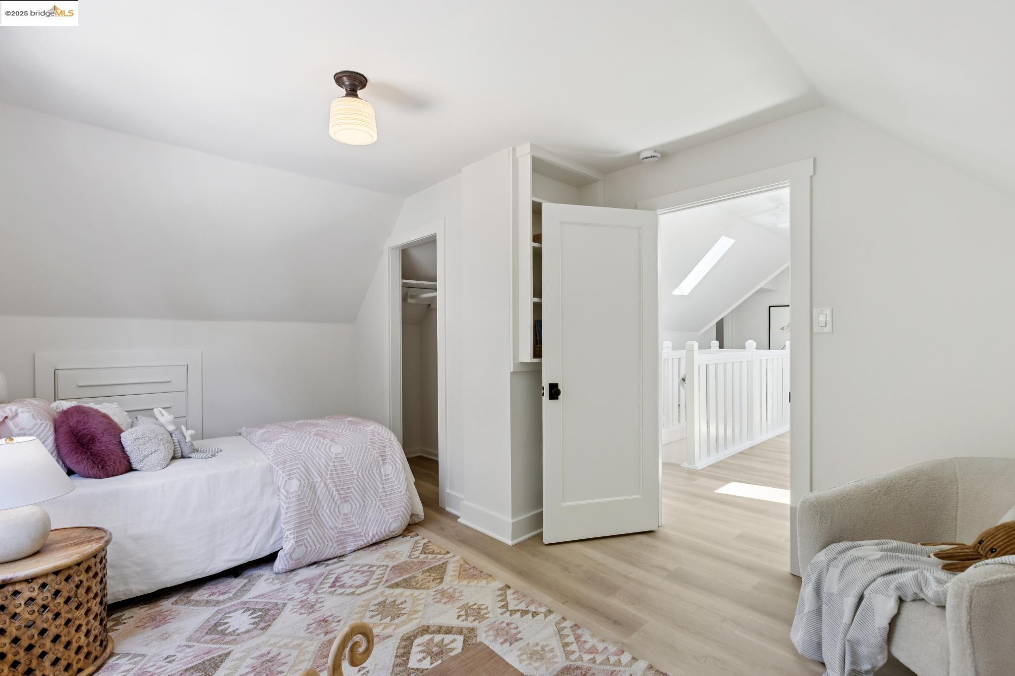 924 Trestle Glen Rd