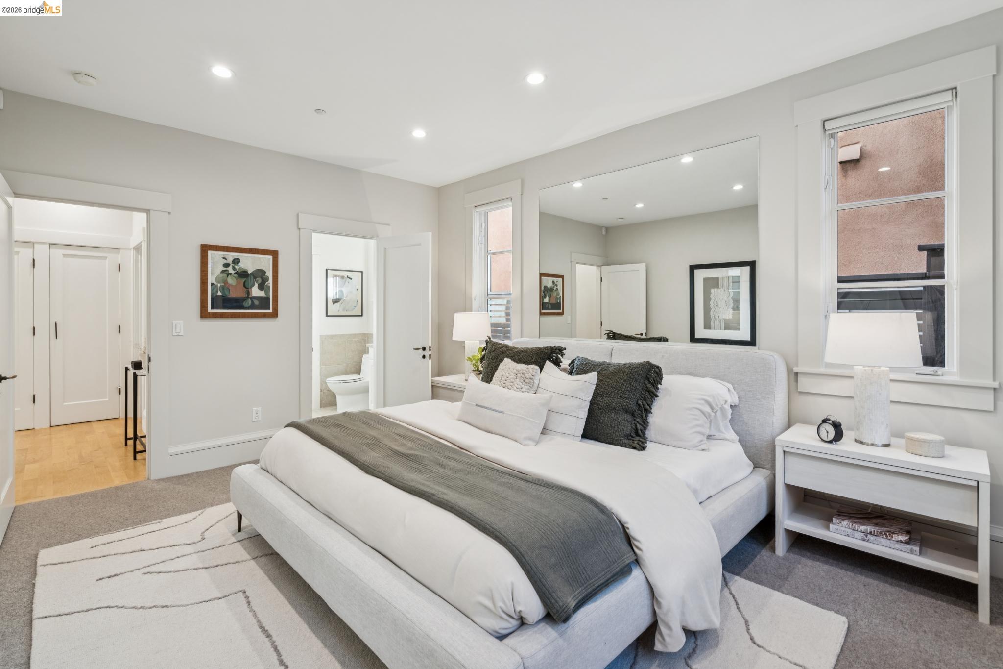 5416 GOLDEN GATE Ave