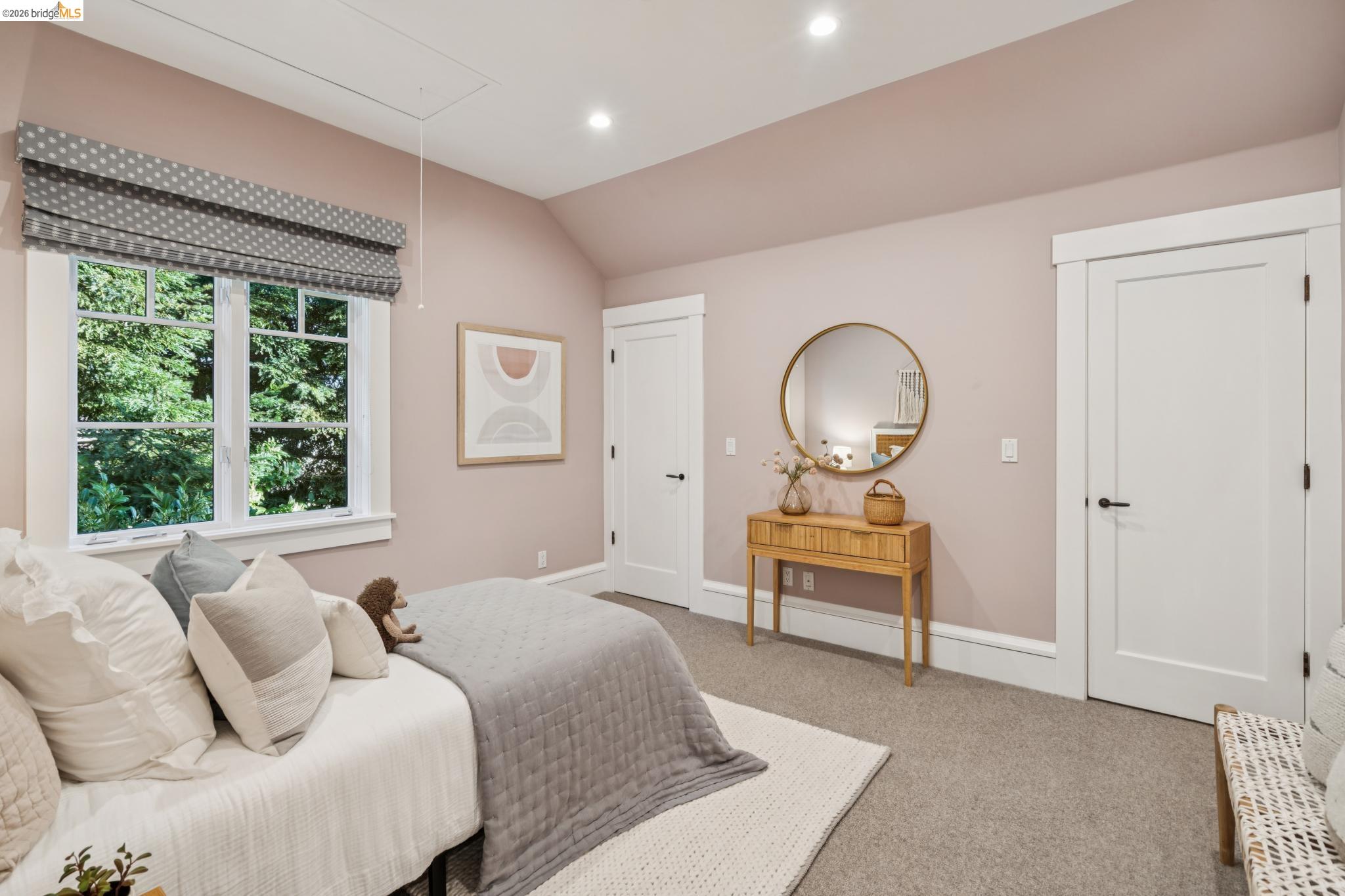 5416 GOLDEN GATE Ave