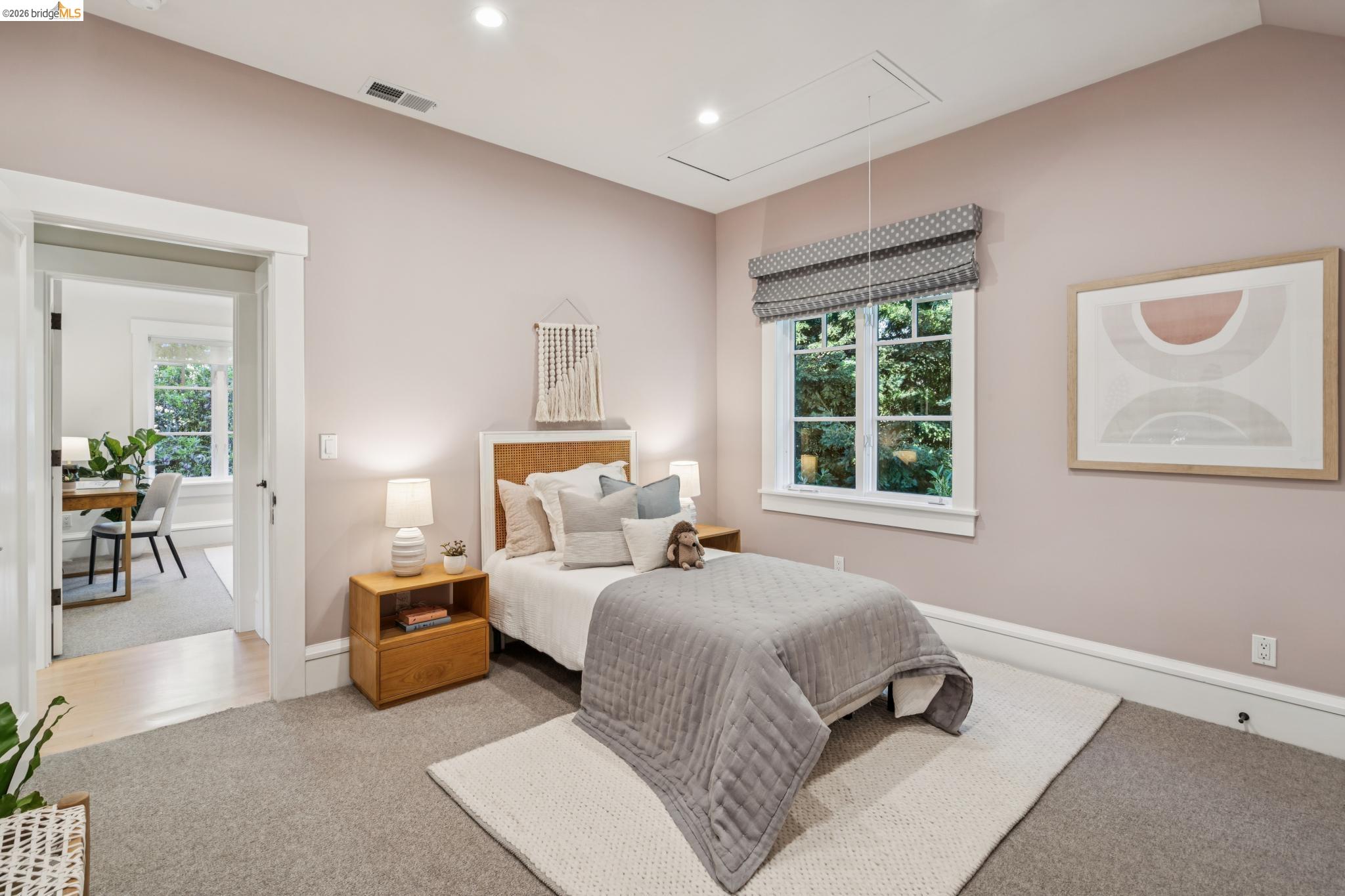 5416 GOLDEN GATE Ave