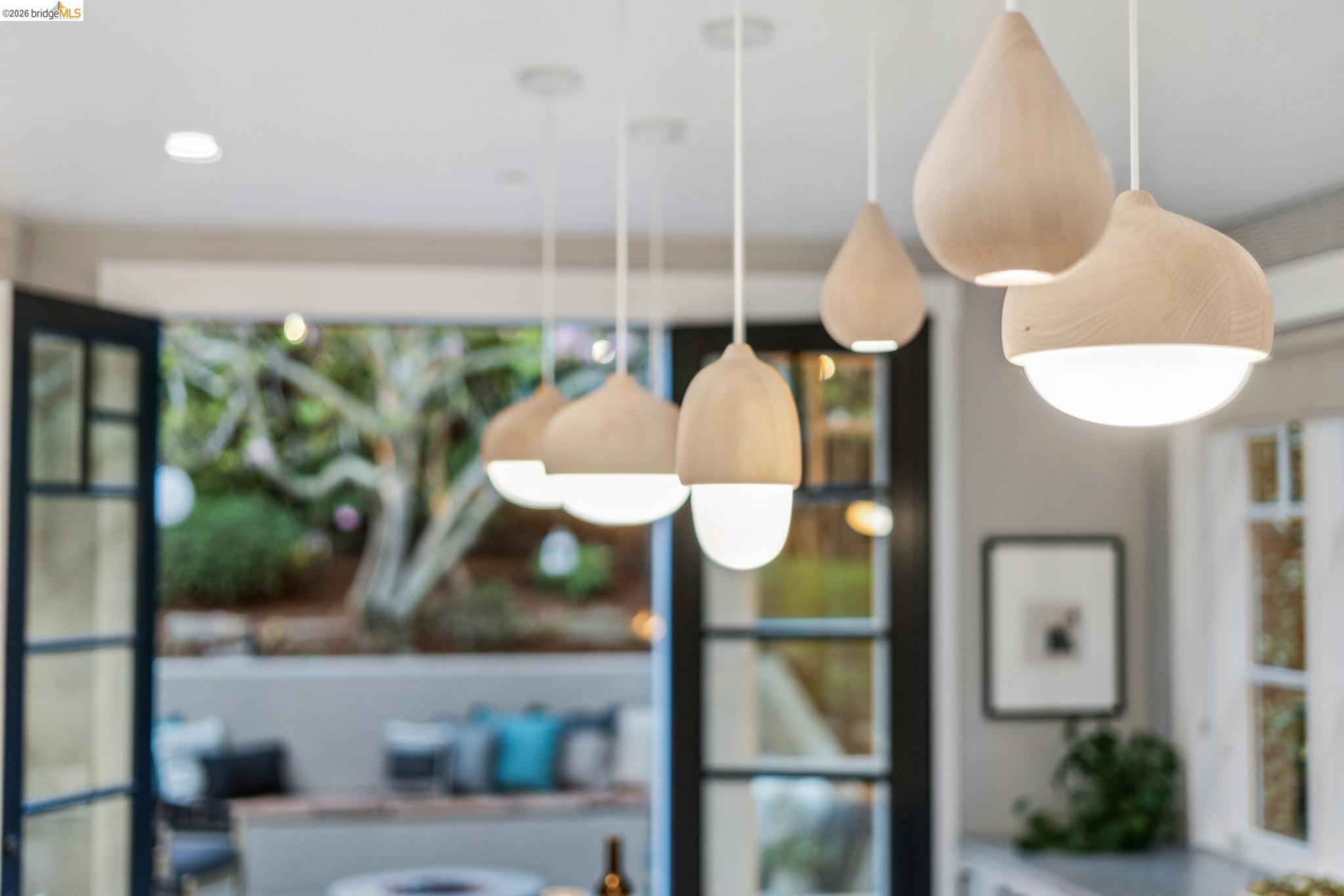 5416 GOLDEN GATE Ave