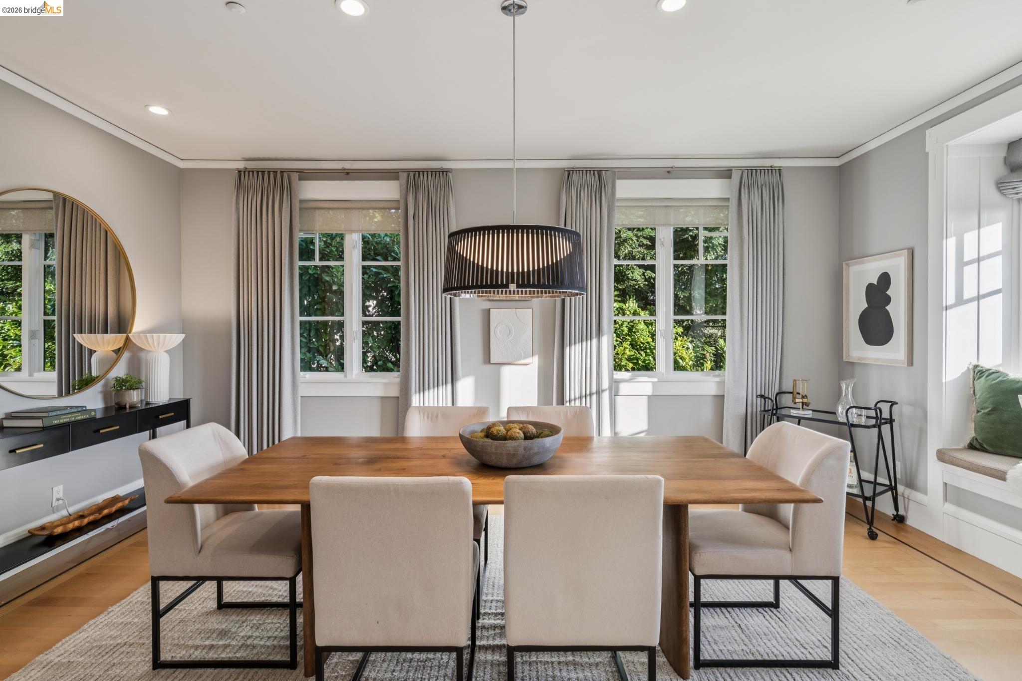 5416 GOLDEN GATE Ave