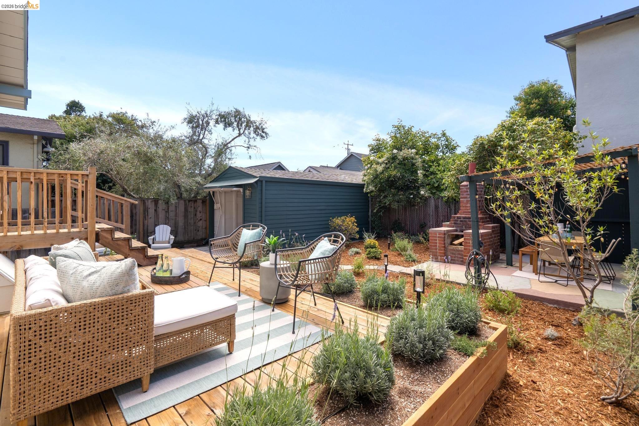 4187 Emerald Street
