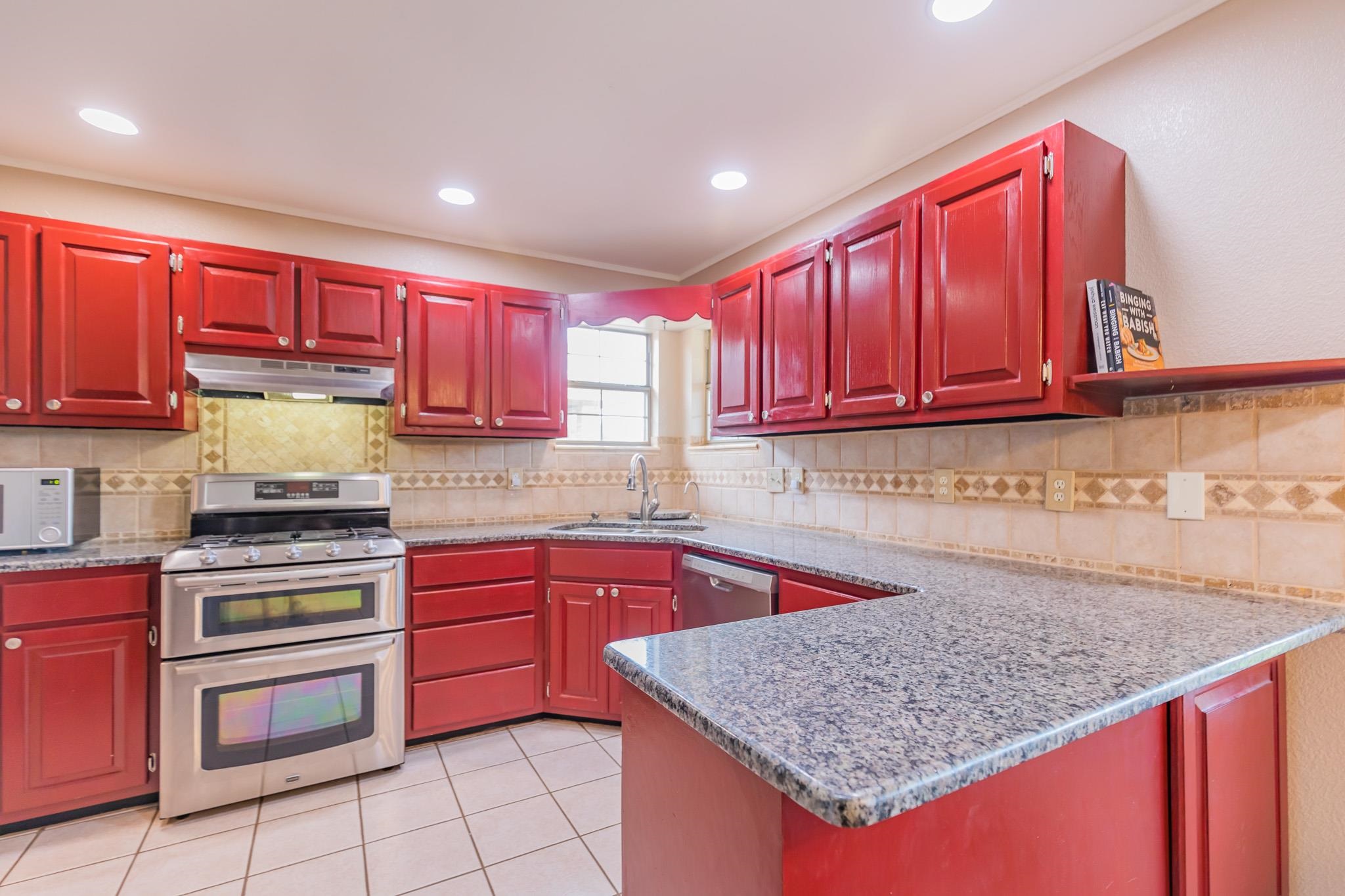 3656 Mosswood AVE