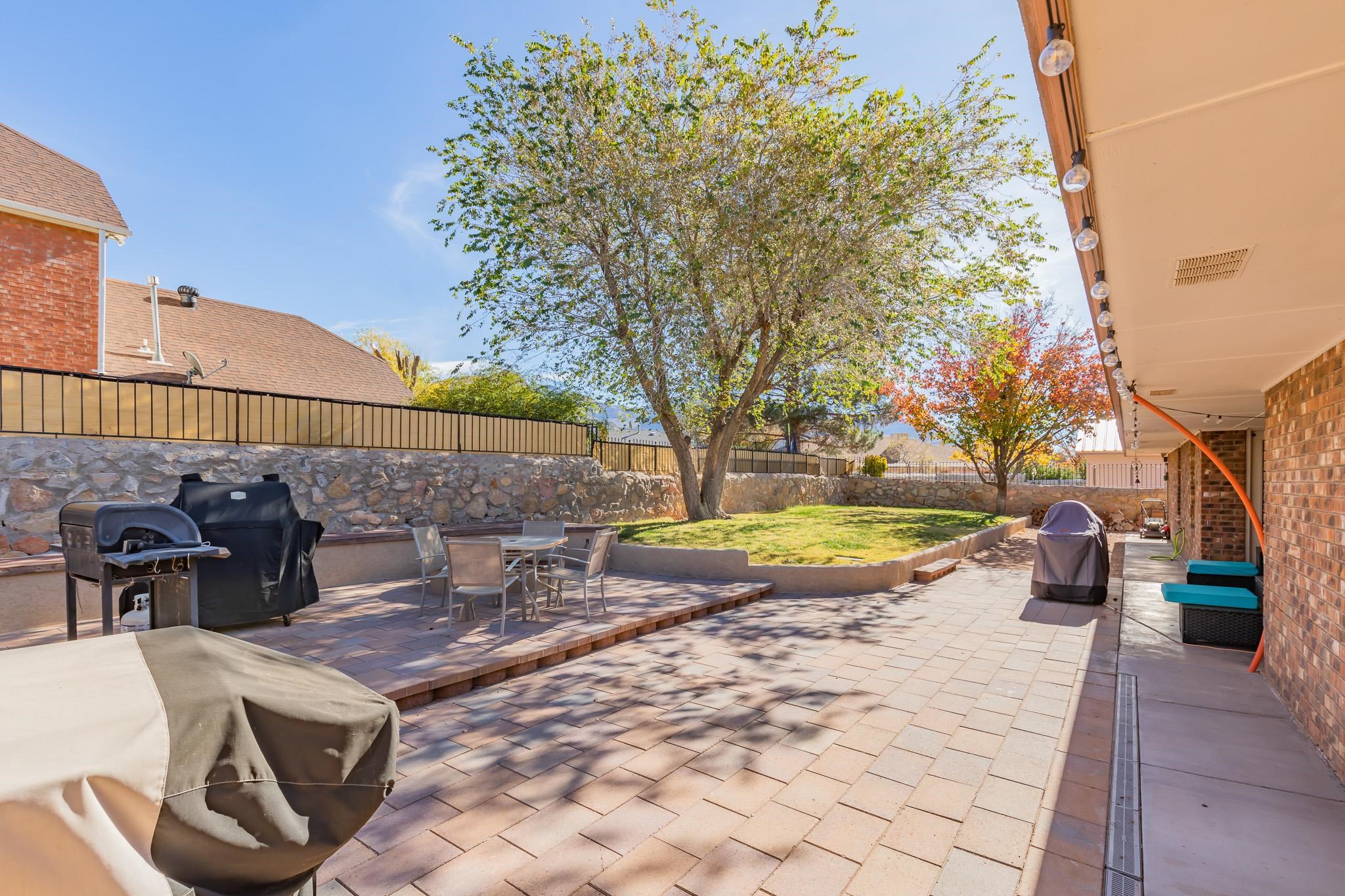 2584 Desert Hills DR
