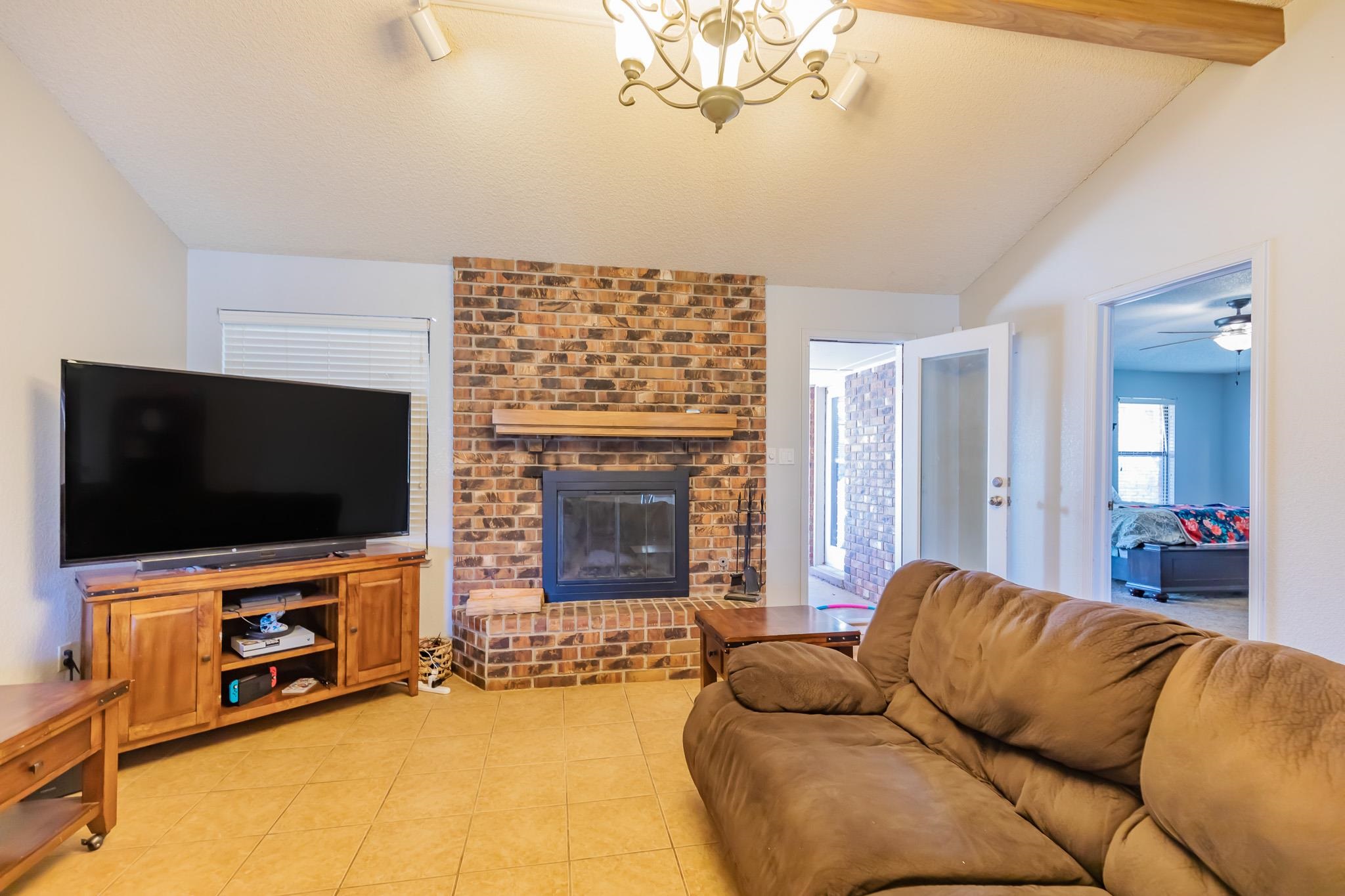 2584 Desert Hills DR