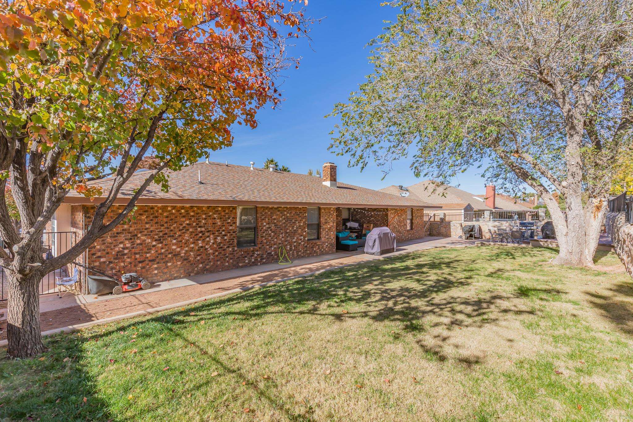 2584 Desert Hills DR