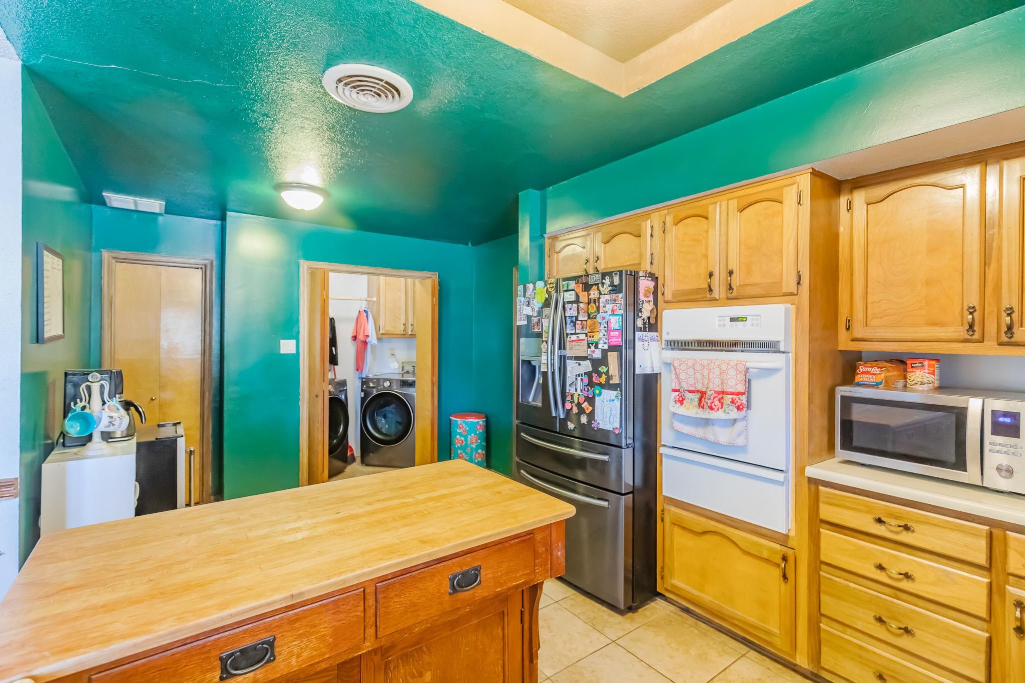 2584 Desert Hills DR