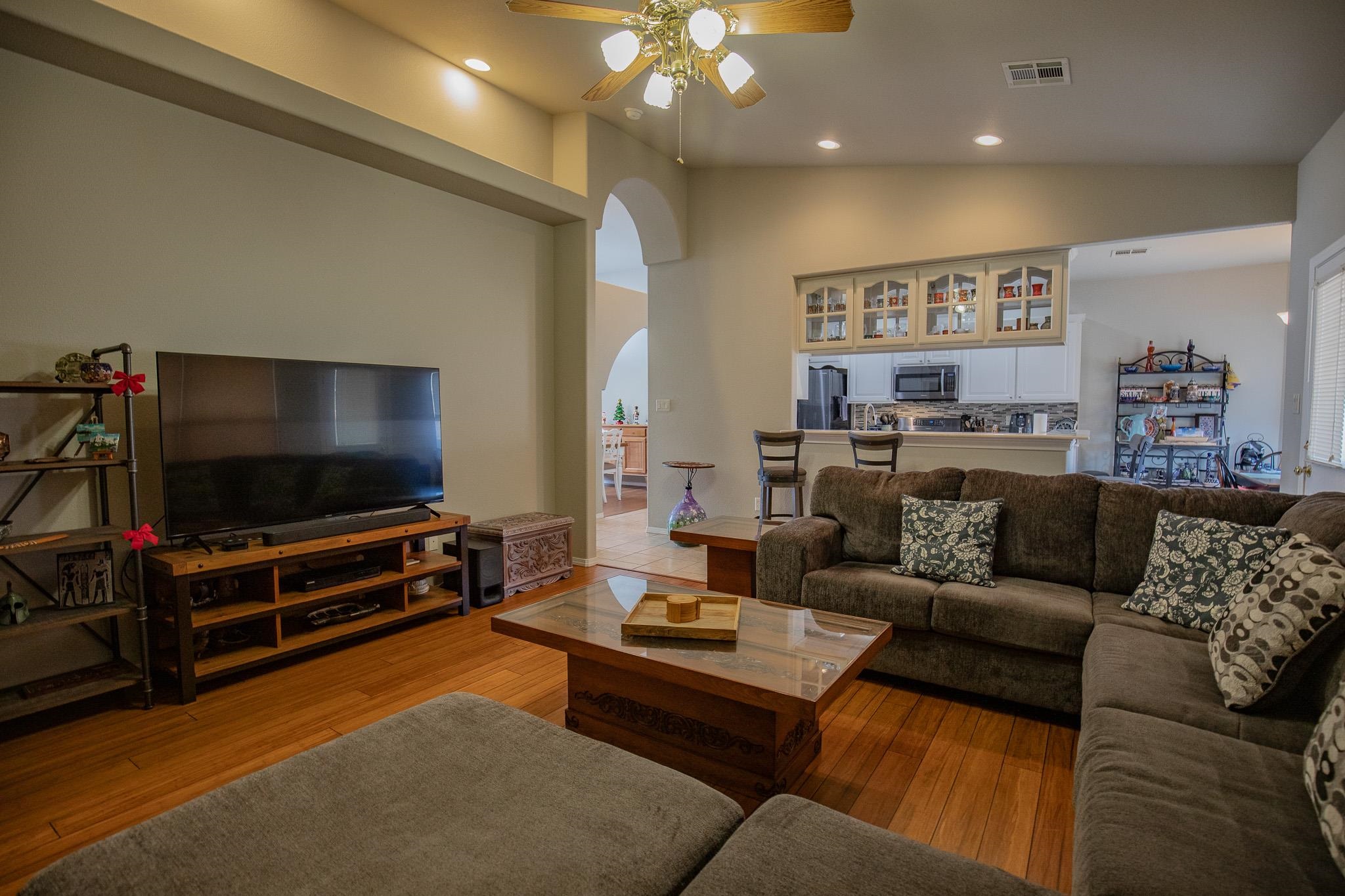 3722 Fernwood AVE