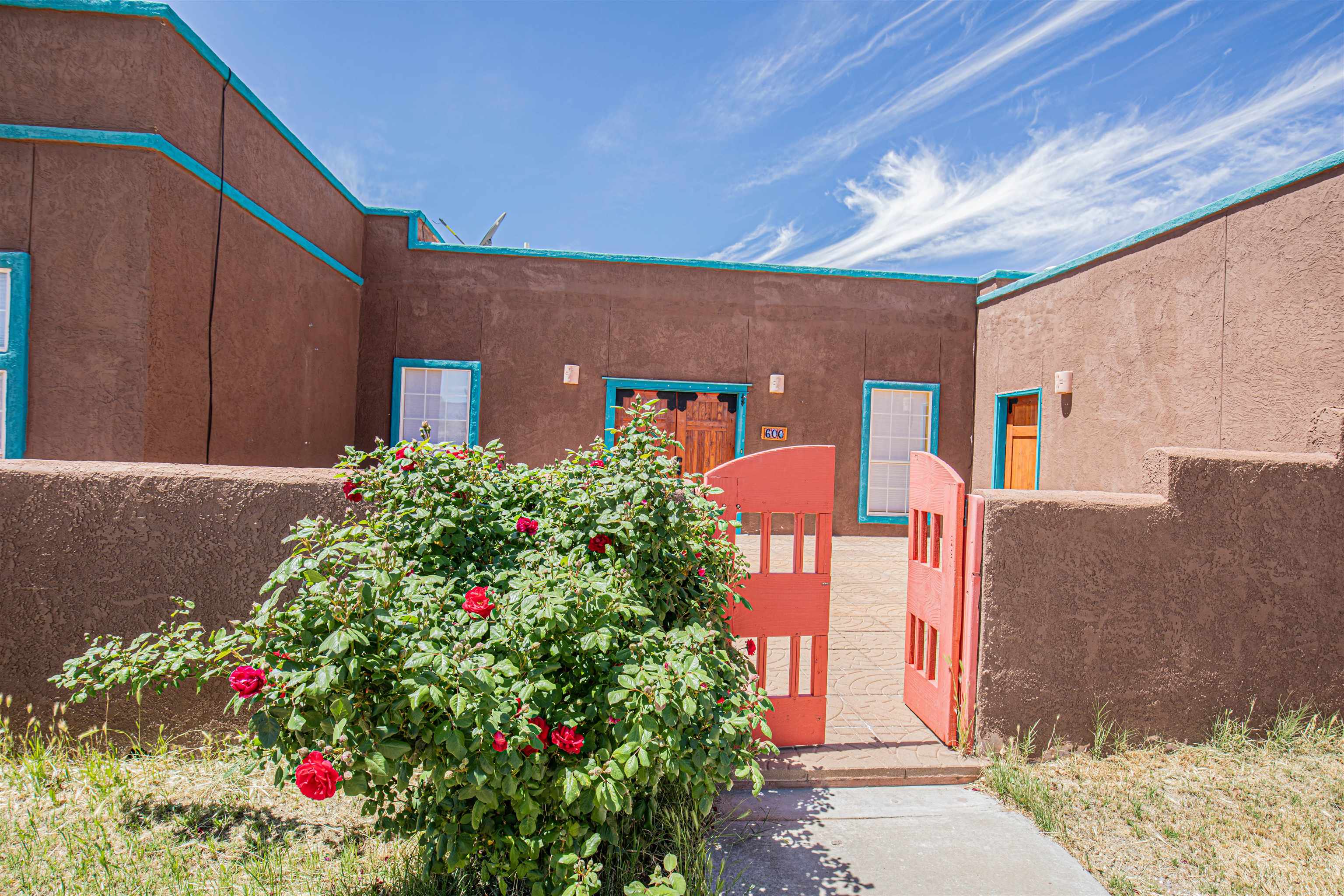 600 Calle Del Flor