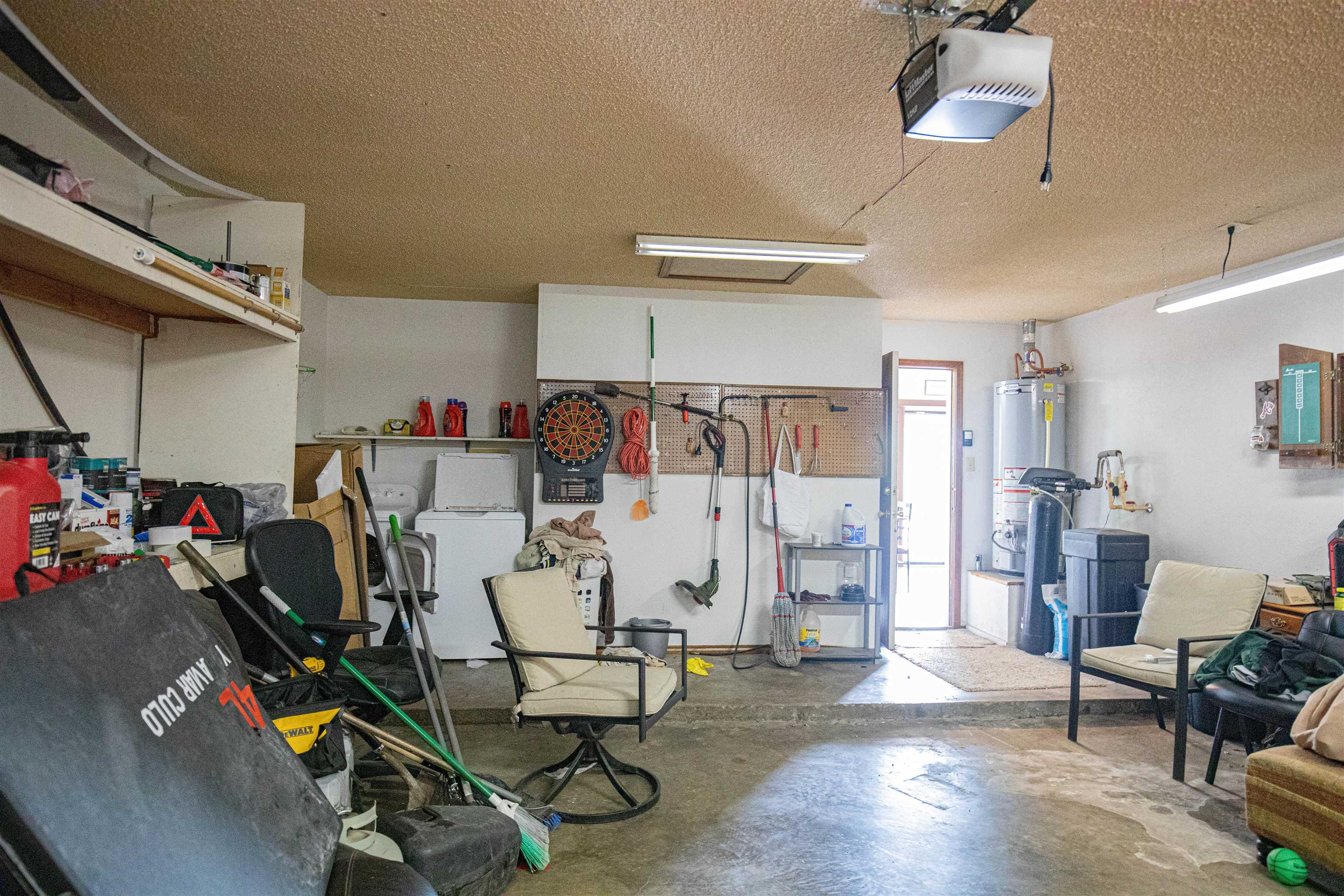 2411 Iowa AVE