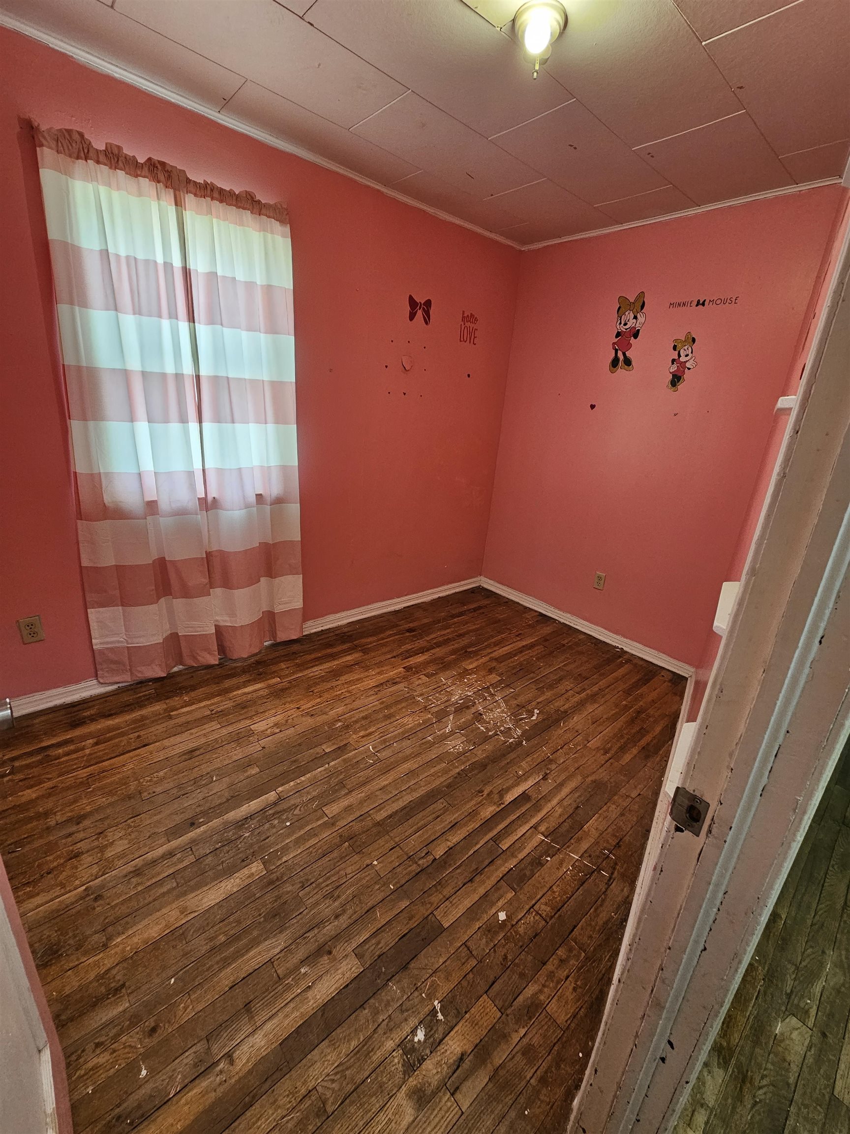 806 Miami ST