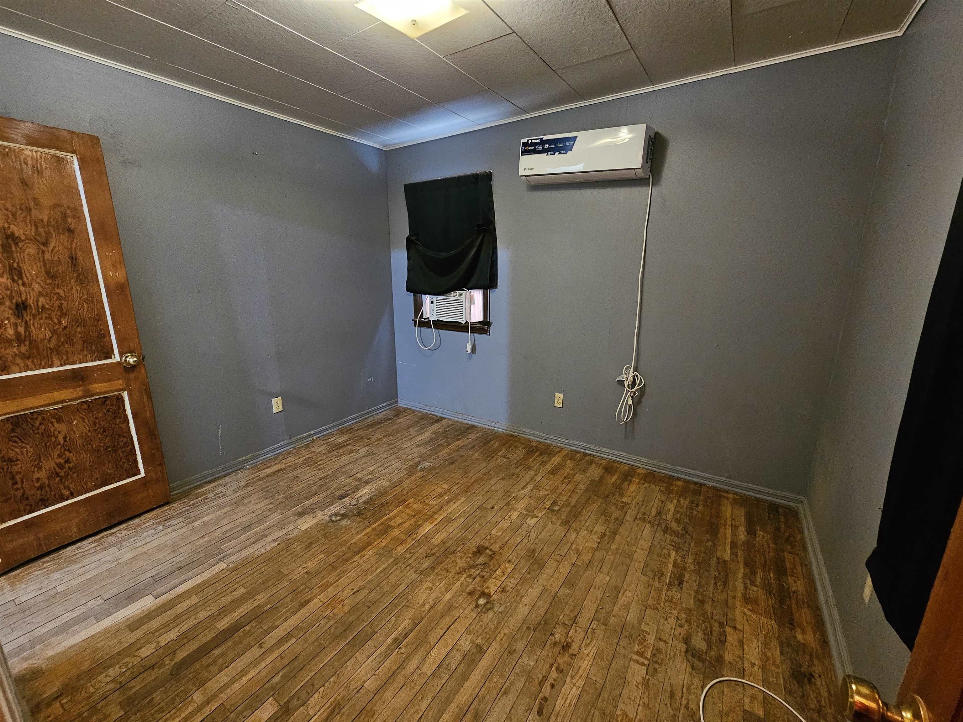806 Miami ST