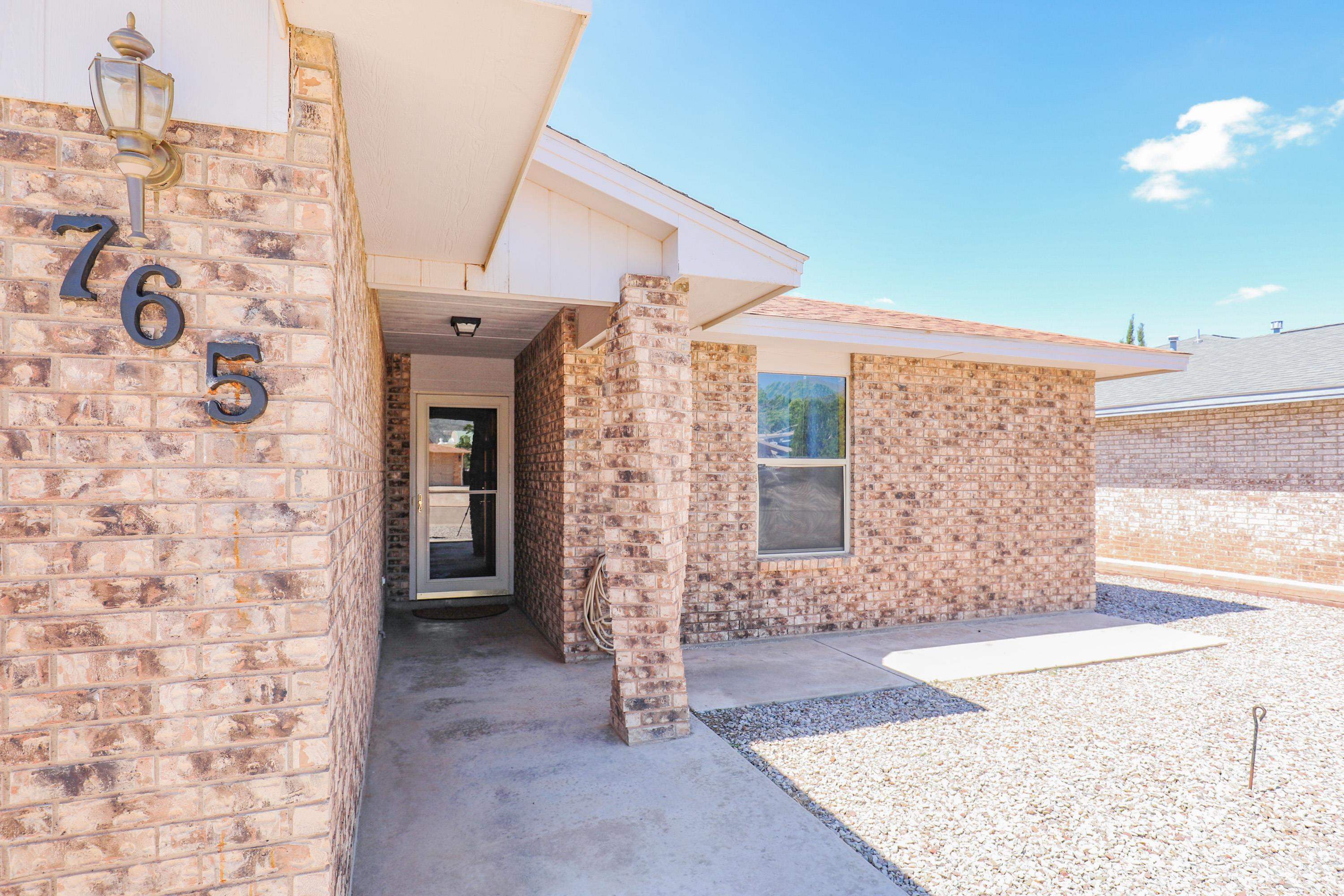 765 Montwood