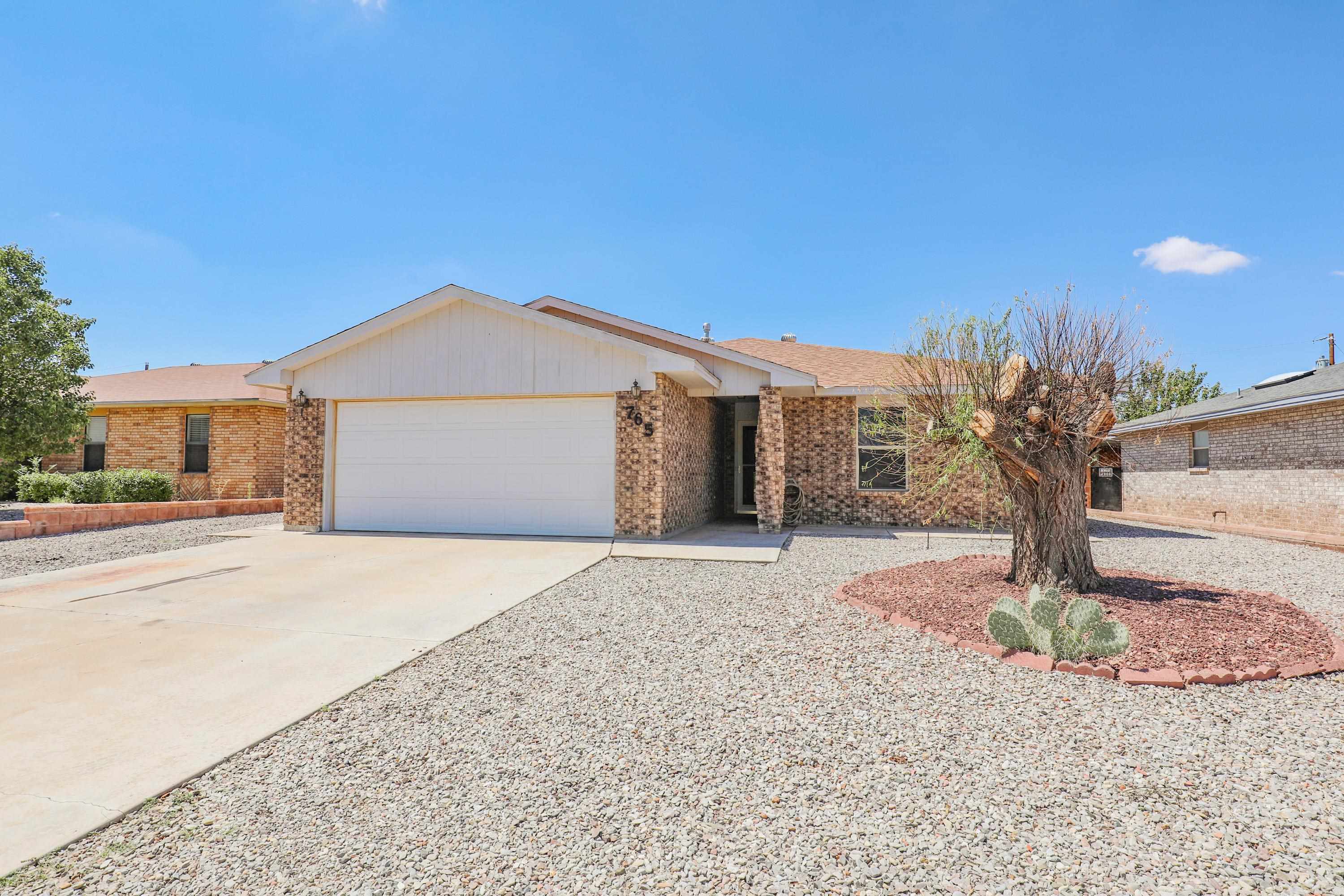 765 Montwood