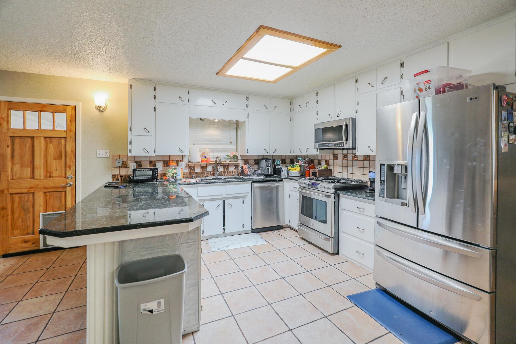 2907 Sunrise AVE