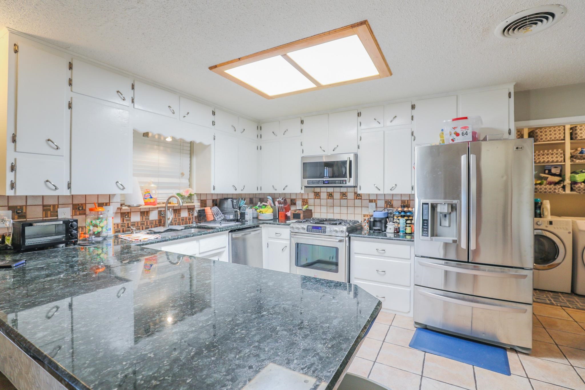 2907 Sunrise AVE